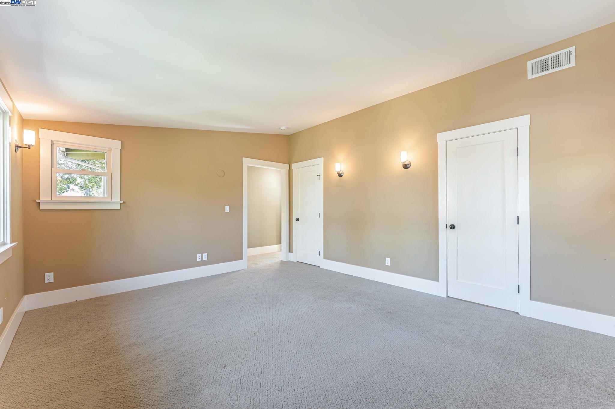 Detail Gallery Image 36 of 54 For 414 Mcauley St, Oakland,  CA 94609 - 4 Beds | 2 Baths