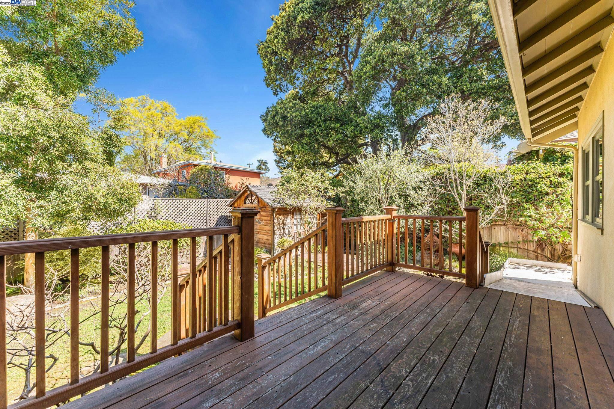 Detail Gallery Image 47 of 54 For 414 Mcauley St, Oakland,  CA 94609 - 4 Beds | 2 Baths