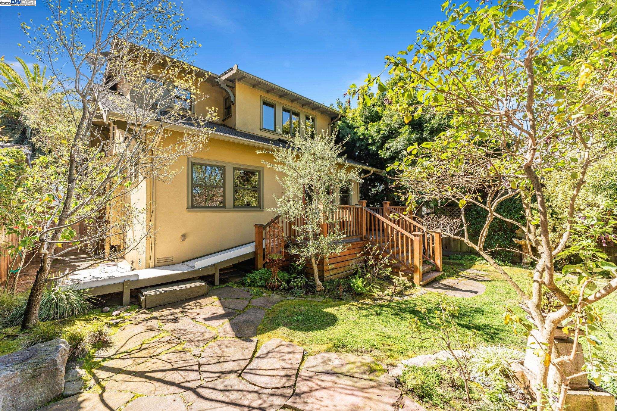 Detail Gallery Image 49 of 54 For 414 Mcauley St, Oakland,  CA 94609 - 4 Beds | 2 Baths