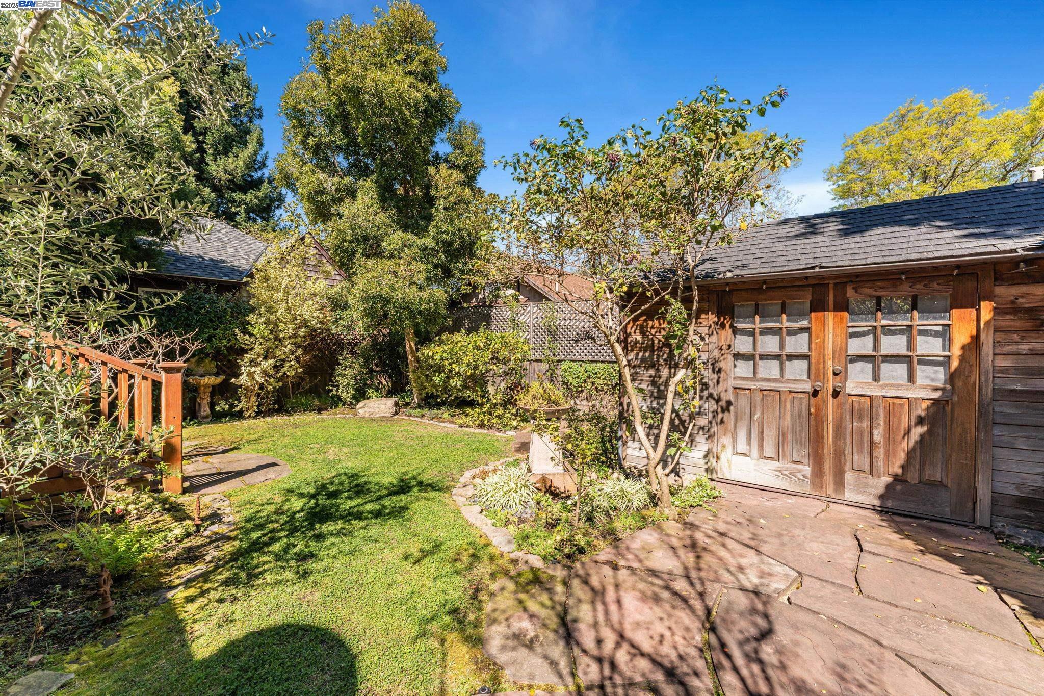 Detail Gallery Image 51 of 54 For 414 Mcauley St, Oakland,  CA 94609 - 4 Beds | 2 Baths