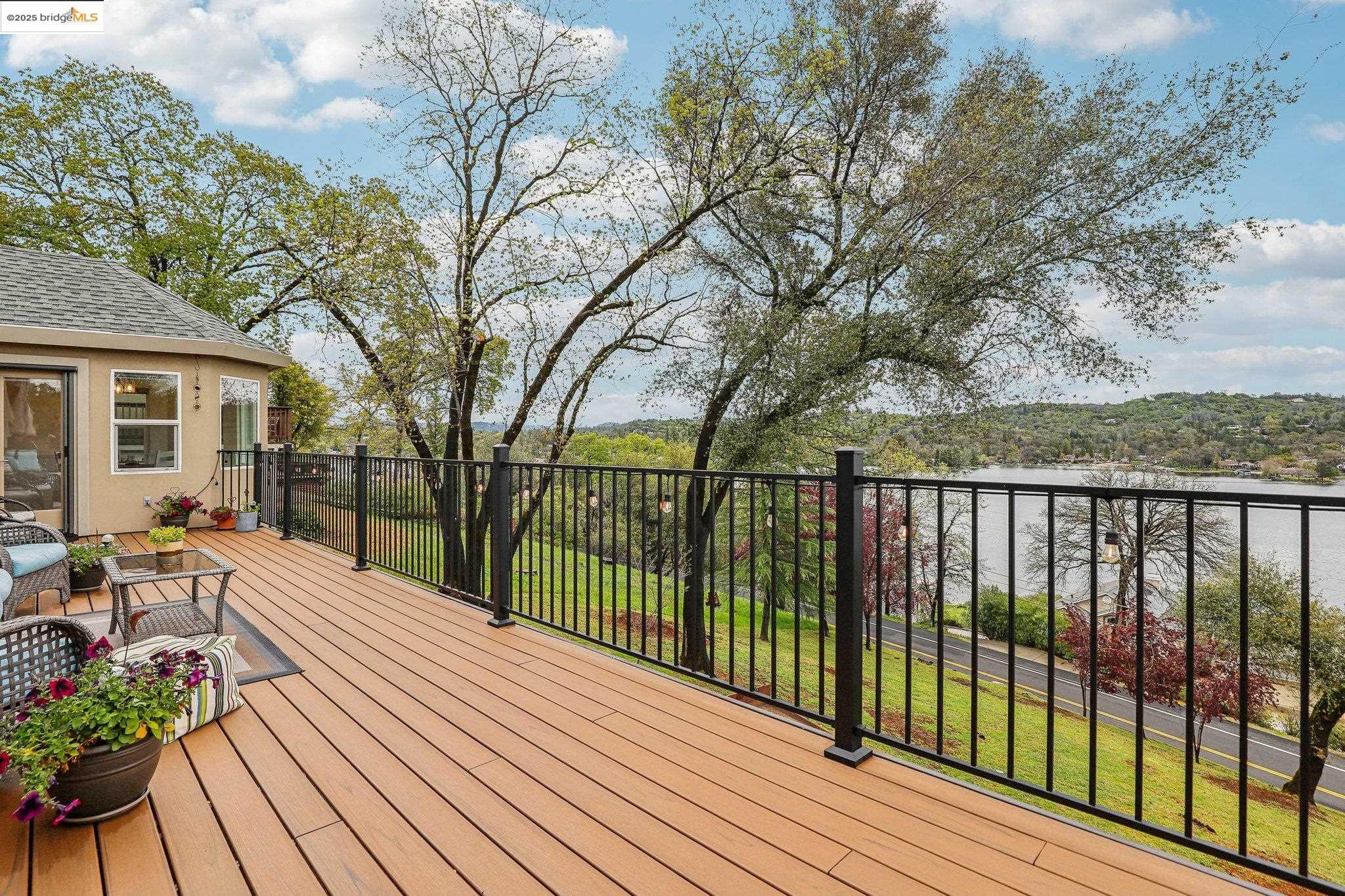 Detail Gallery Image 1 of 1 For 24053 Eucalyptus Ct, Auburn,  CA 95602 - 5 Beds | 3 Baths