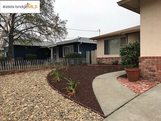 Detail Gallery Image 3 of 5 For 1505 Tulip Dr, Antioch,  CA 94509 - 4 Beds | 2 Baths