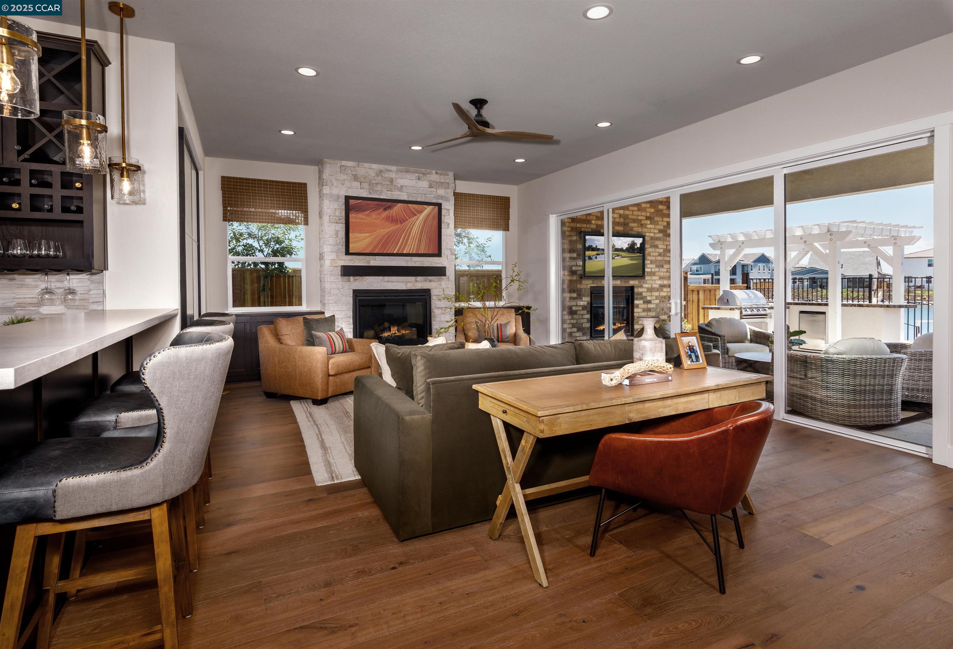 Detail Gallery Image 2 of 22 For 16138 Poulson Ct, Lathrop,  CA 95330 - 5 Beds | 4/1 Baths