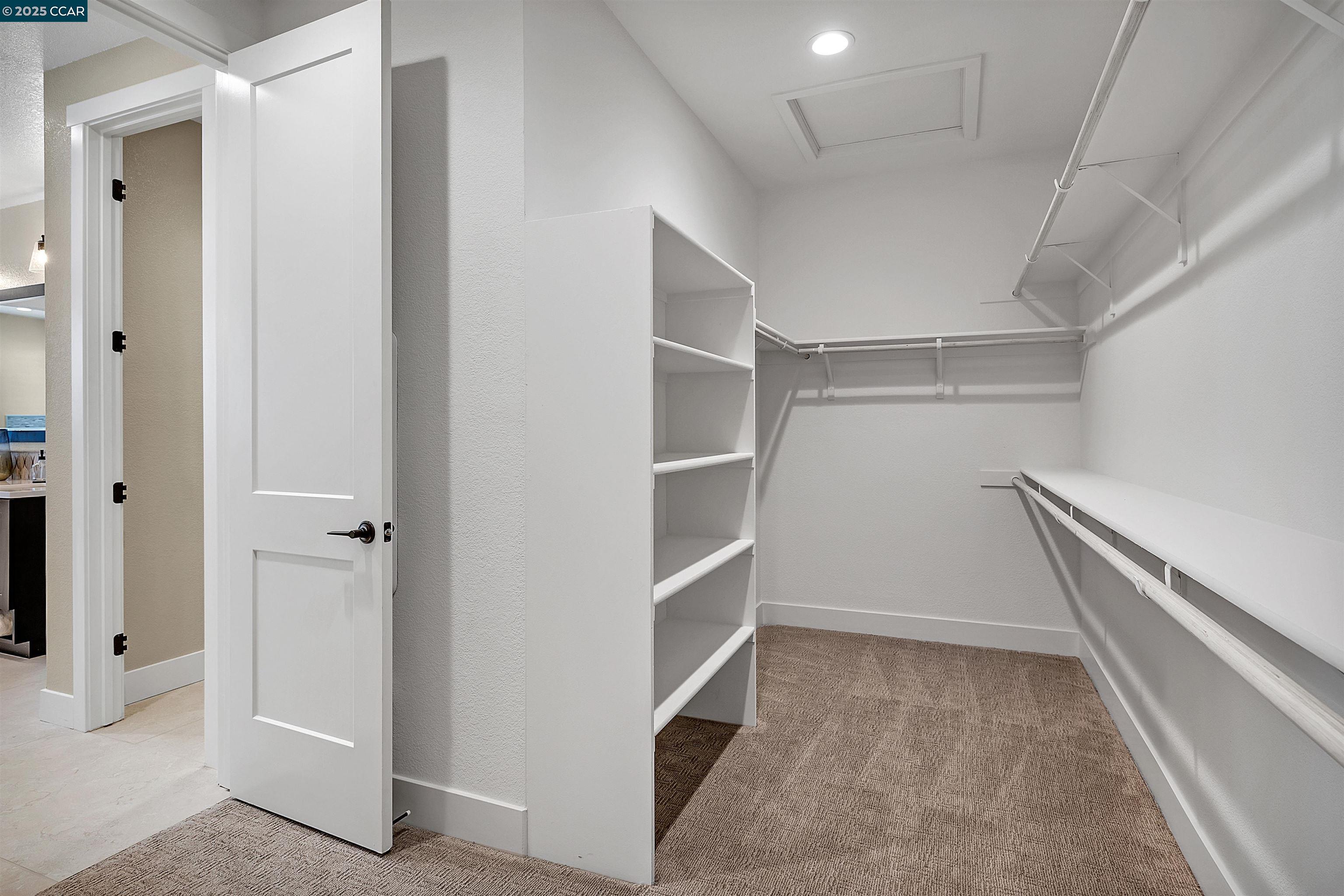 Detail Gallery Image 14 of 22 For 16138 Poulson Ct, Lathrop,  CA 95330 - 5 Beds | 4/1 Baths