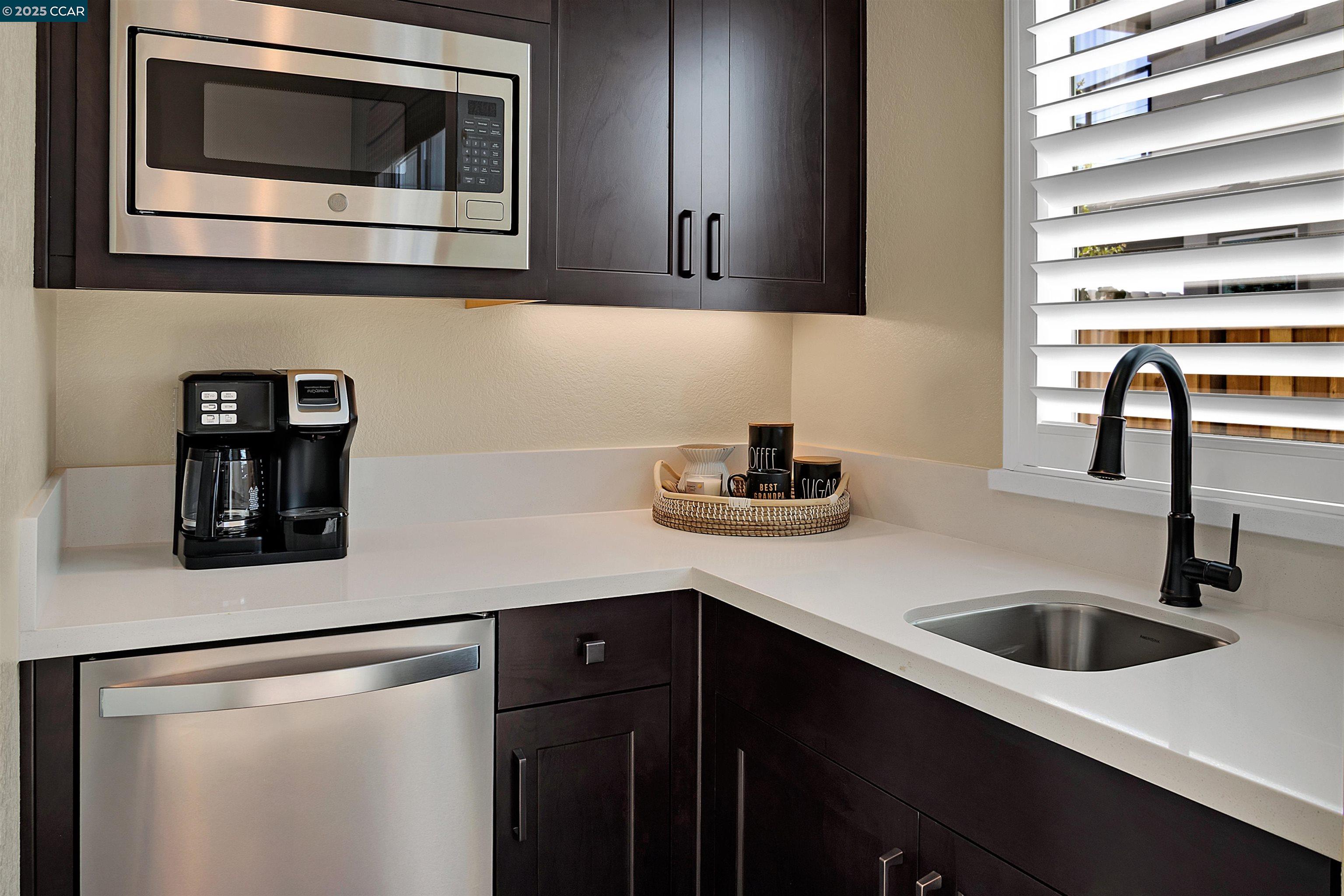 Detail Gallery Image 18 of 22 For 16138 Poulson Ct, Lathrop,  CA 95330 - 5 Beds | 4/1 Baths