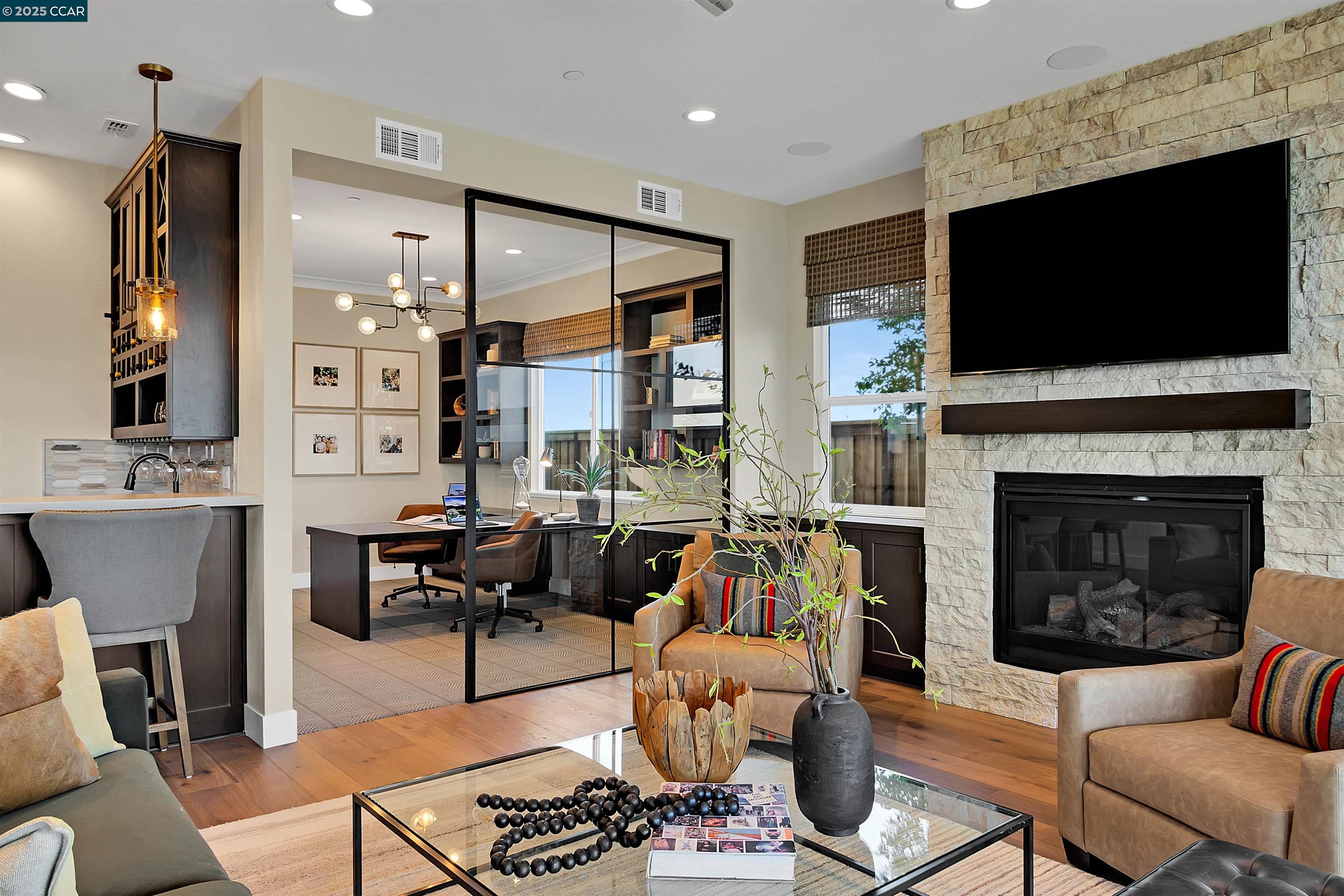 Detail Gallery Image 5 of 22 For 16138 Poulson Ct, Lathrop,  CA 95330 - 5 Beds | 4/1 Baths