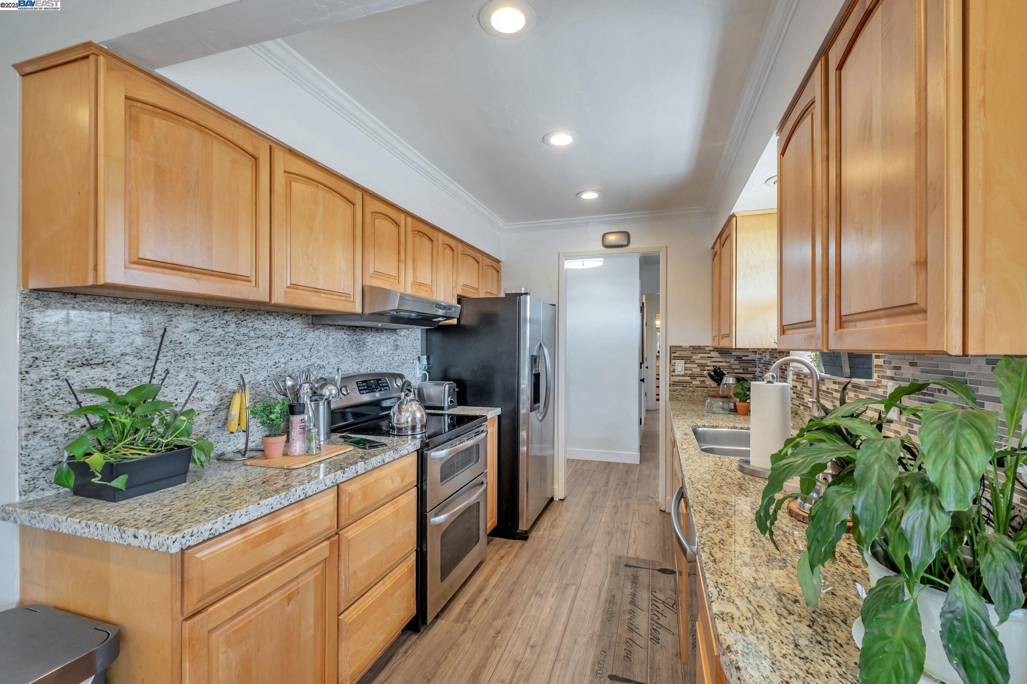 Detail Gallery Image 14 of 47 For 1480 Lemos Lane, Fremont,  CA 94539 - 3 Beds | 2 Baths