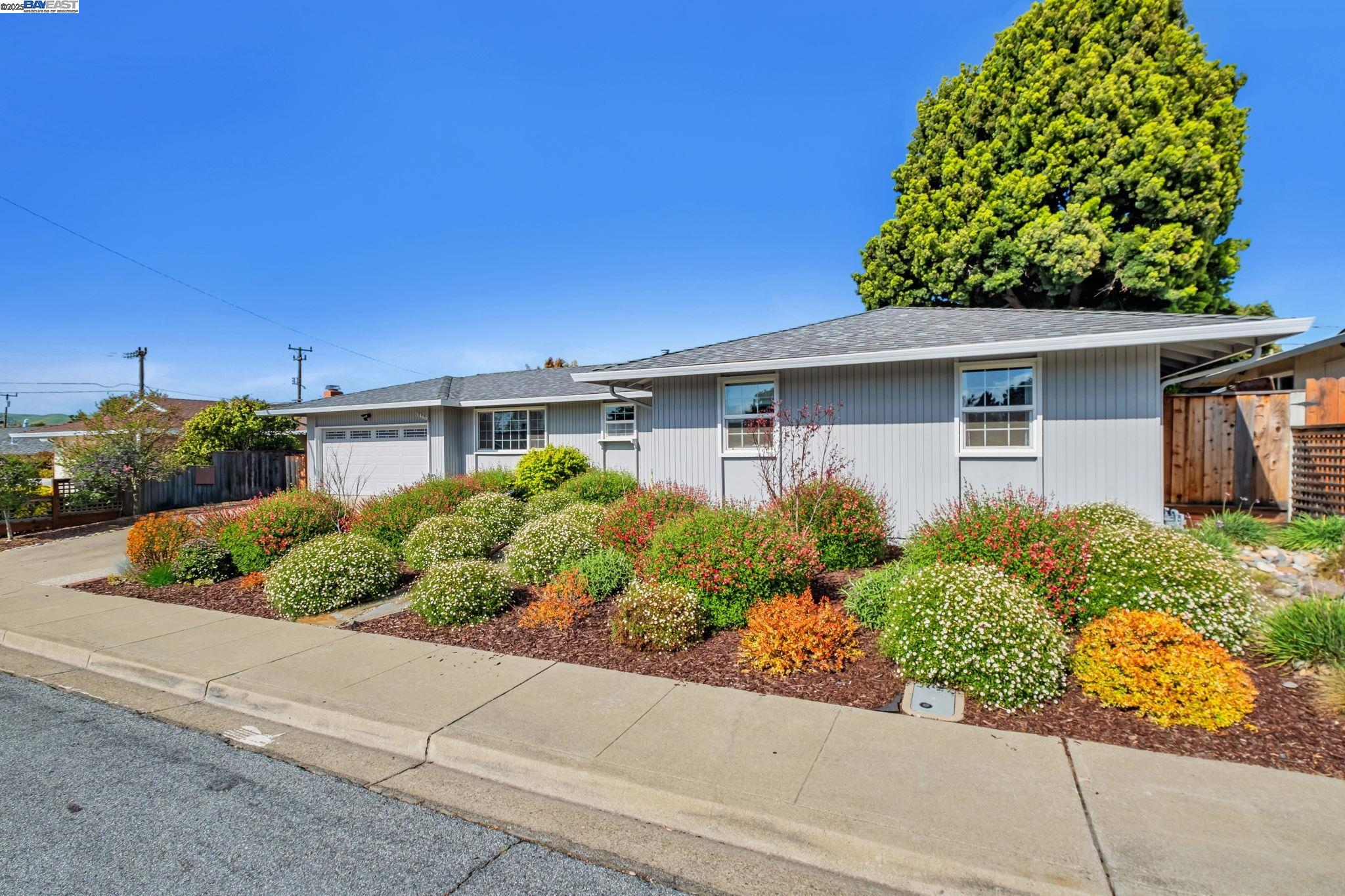 Detail Gallery Image 3 of 47 For 1480 Lemos Lane, Fremont,  CA 94539 - 3 Beds | 2 Baths