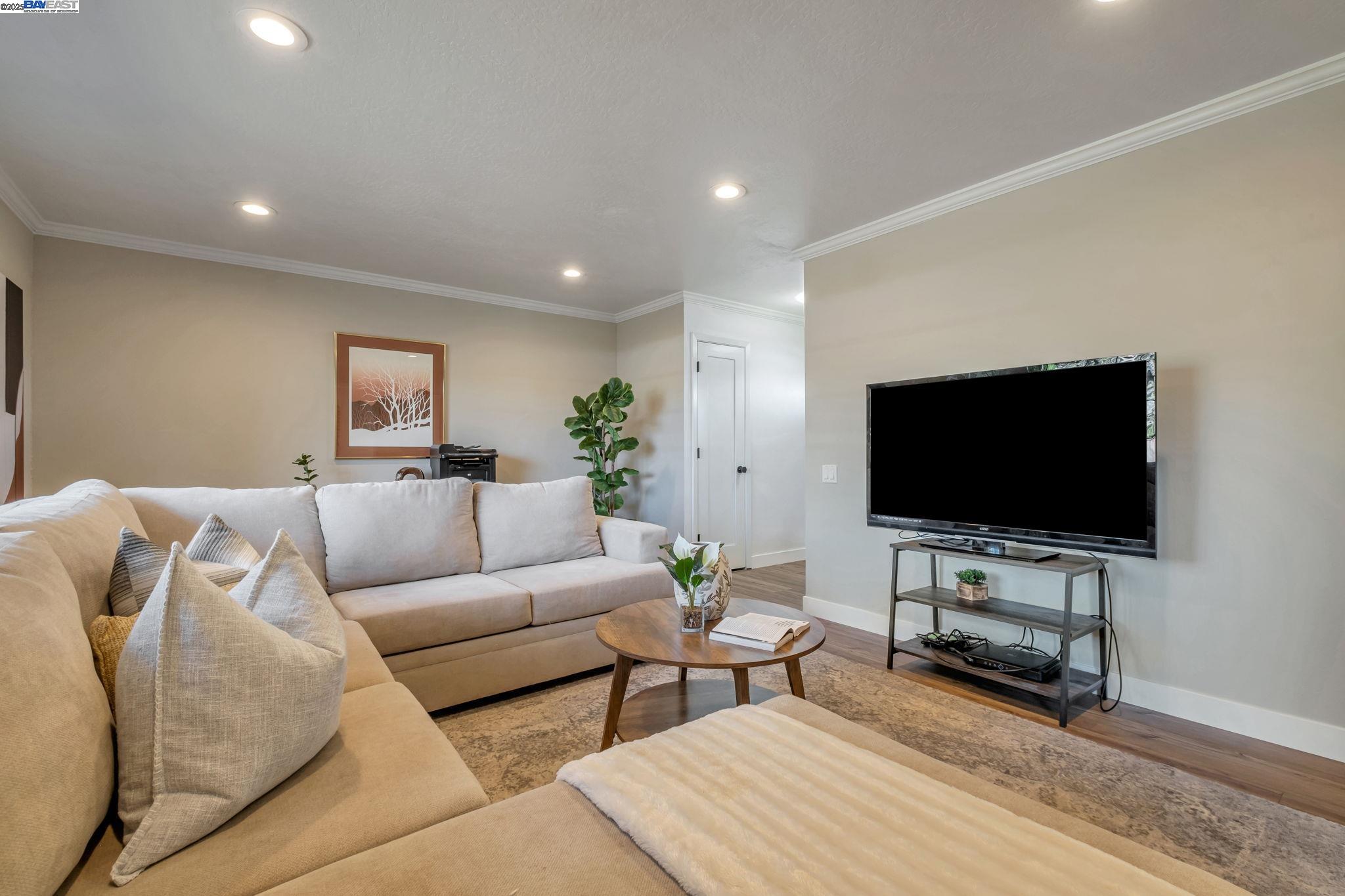 Detail Gallery Image 7 of 47 For 1480 Lemos Lane, Fremont,  CA 94539 - 3 Beds | 2 Baths