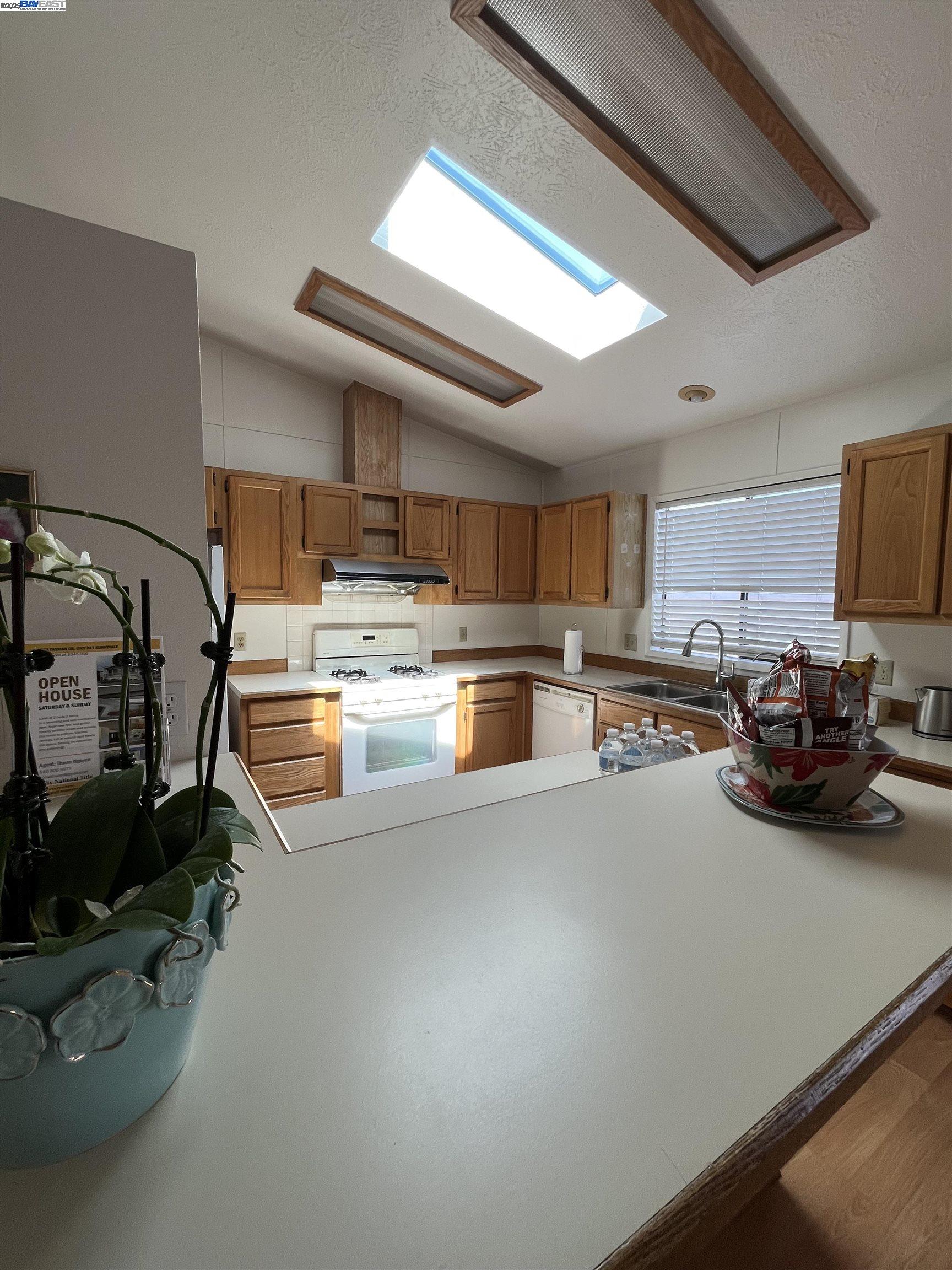 Detail Gallery Image 11 of 29 For 1085 Tasman Dr #241,  Sunnyvale,  CA 94089 - 2 Beds | 2 Baths