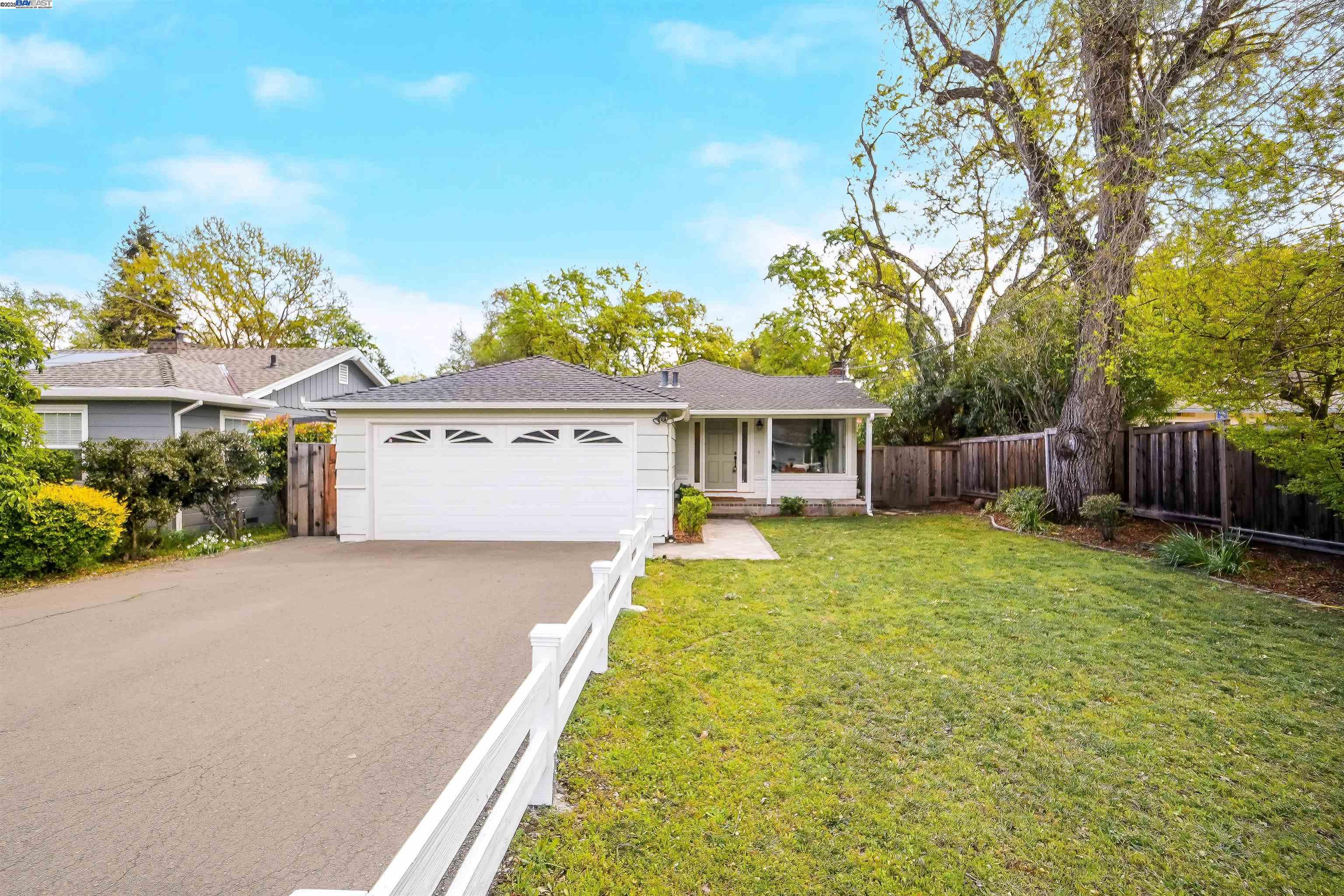 Detail Gallery Image 1 of 1 For 2261 Whyte Park Ave., Walnut Creek,  CA 94595 - 3 Beds | 2 Baths