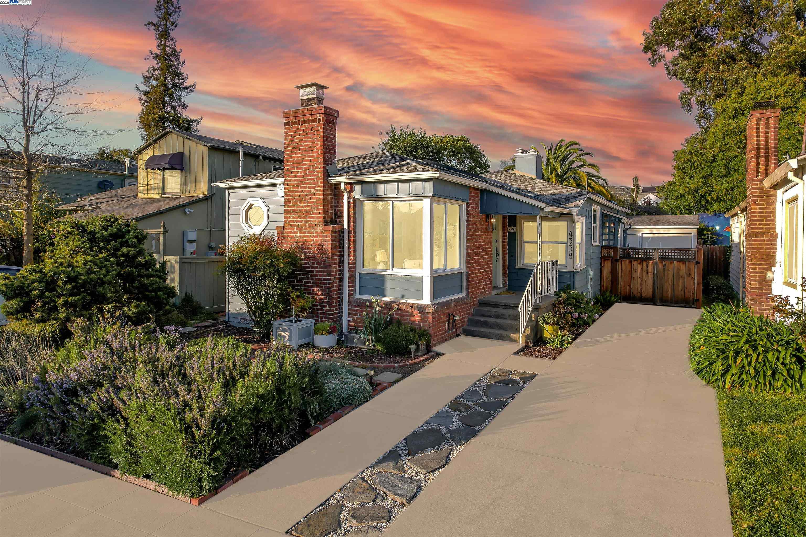 Detail Gallery Image 1 of 1 For 4338 Allendale Ave, Oakland,  CA 94619 - 2 Beds | 2 Baths