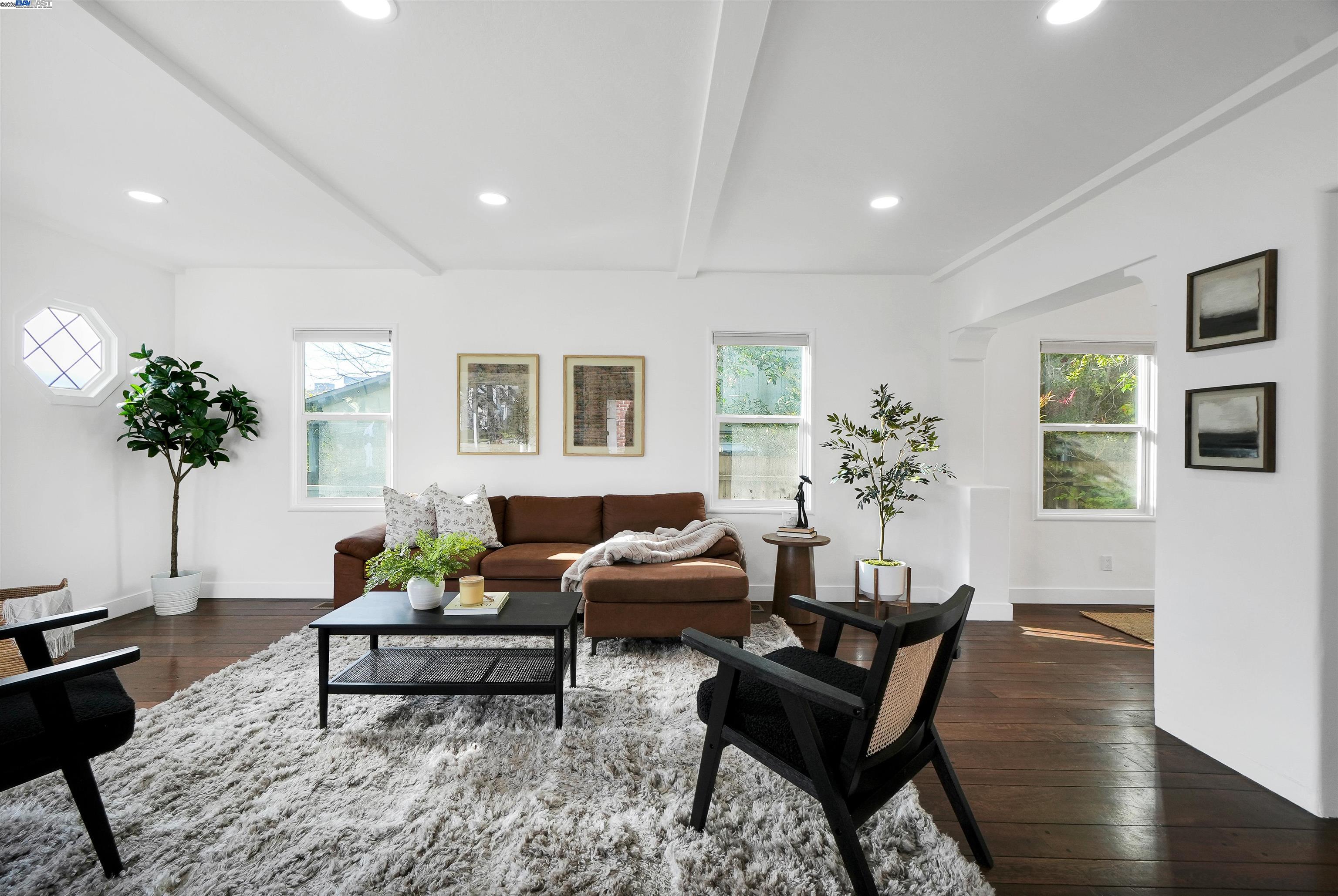 property-img