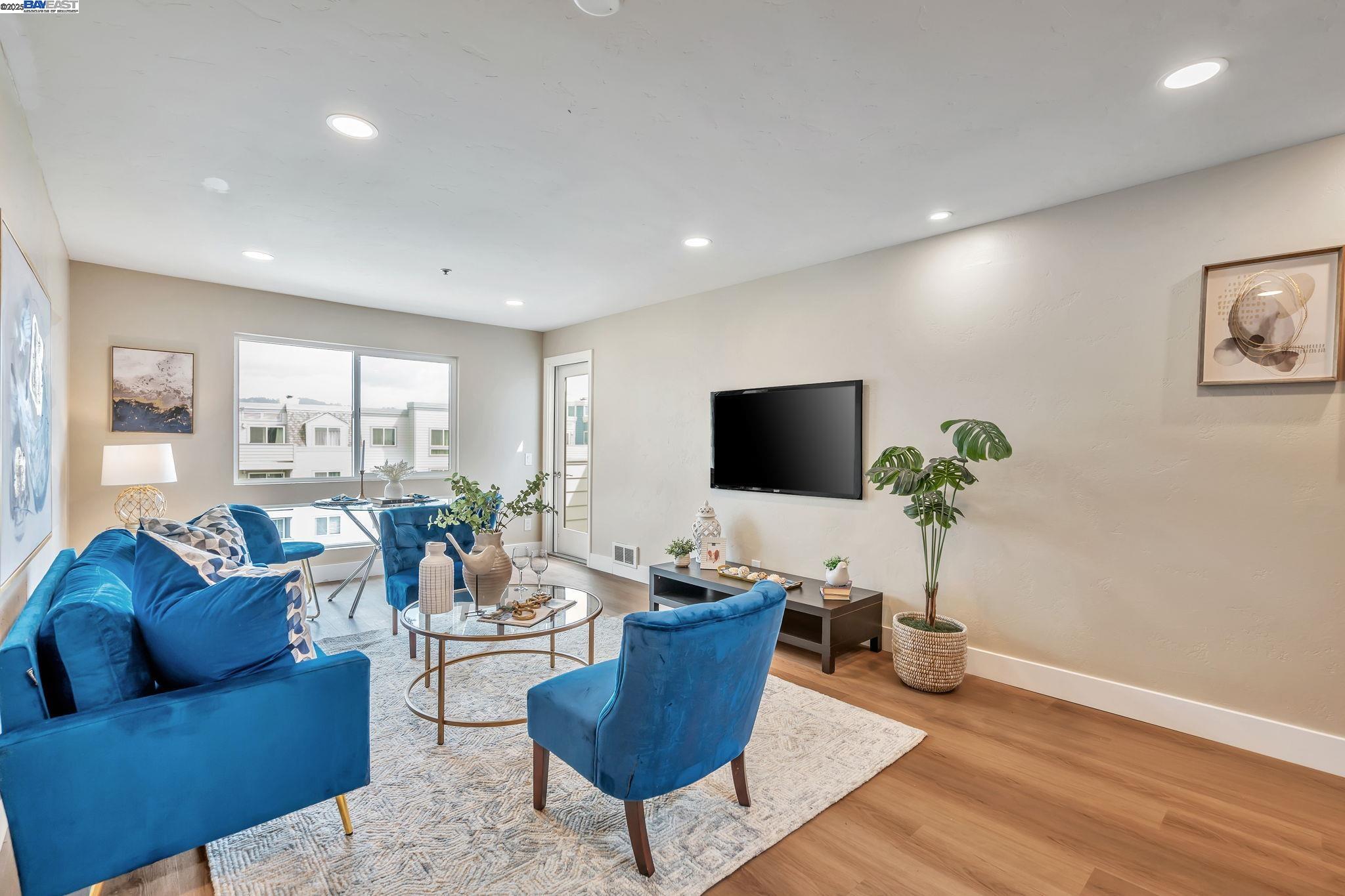 MLS: 41091972 Condo For Sale