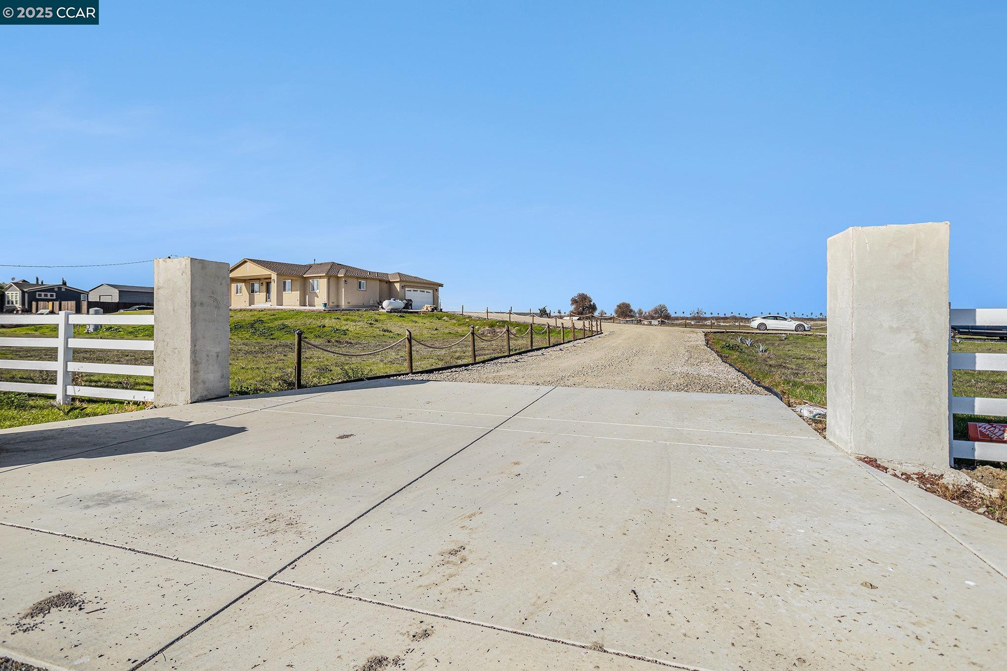 Detail Gallery Image 2 of 34 For 89 Homestead Rd, Tracy,  CA 95304 - 4 Beds | 2 Baths