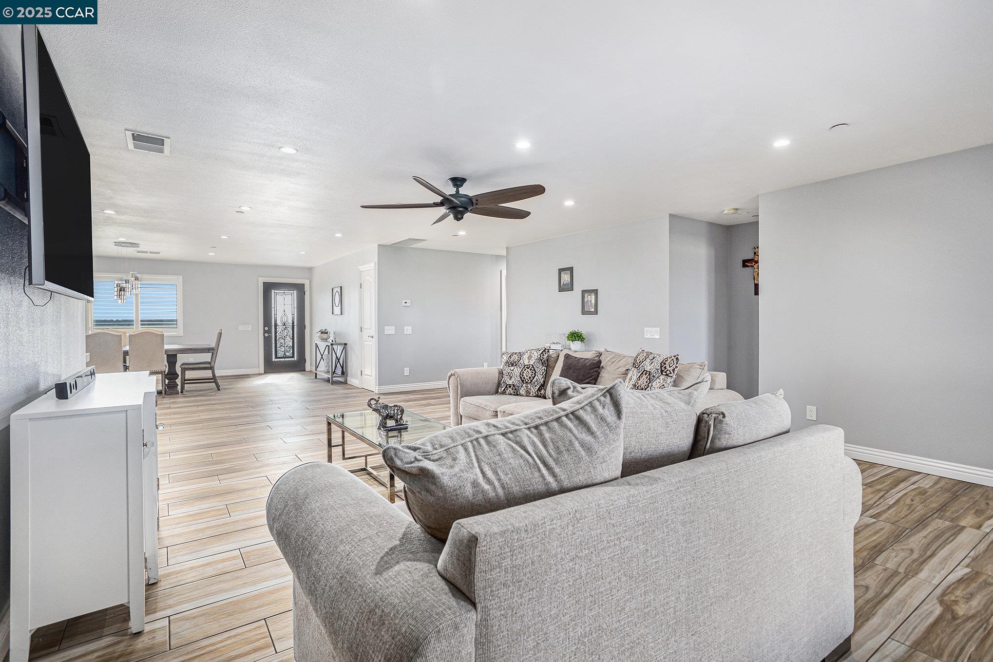 Detail Gallery Image 11 of 34 For 89 Homestead Rd, Tracy,  CA 95304 - 4 Beds | 2 Baths