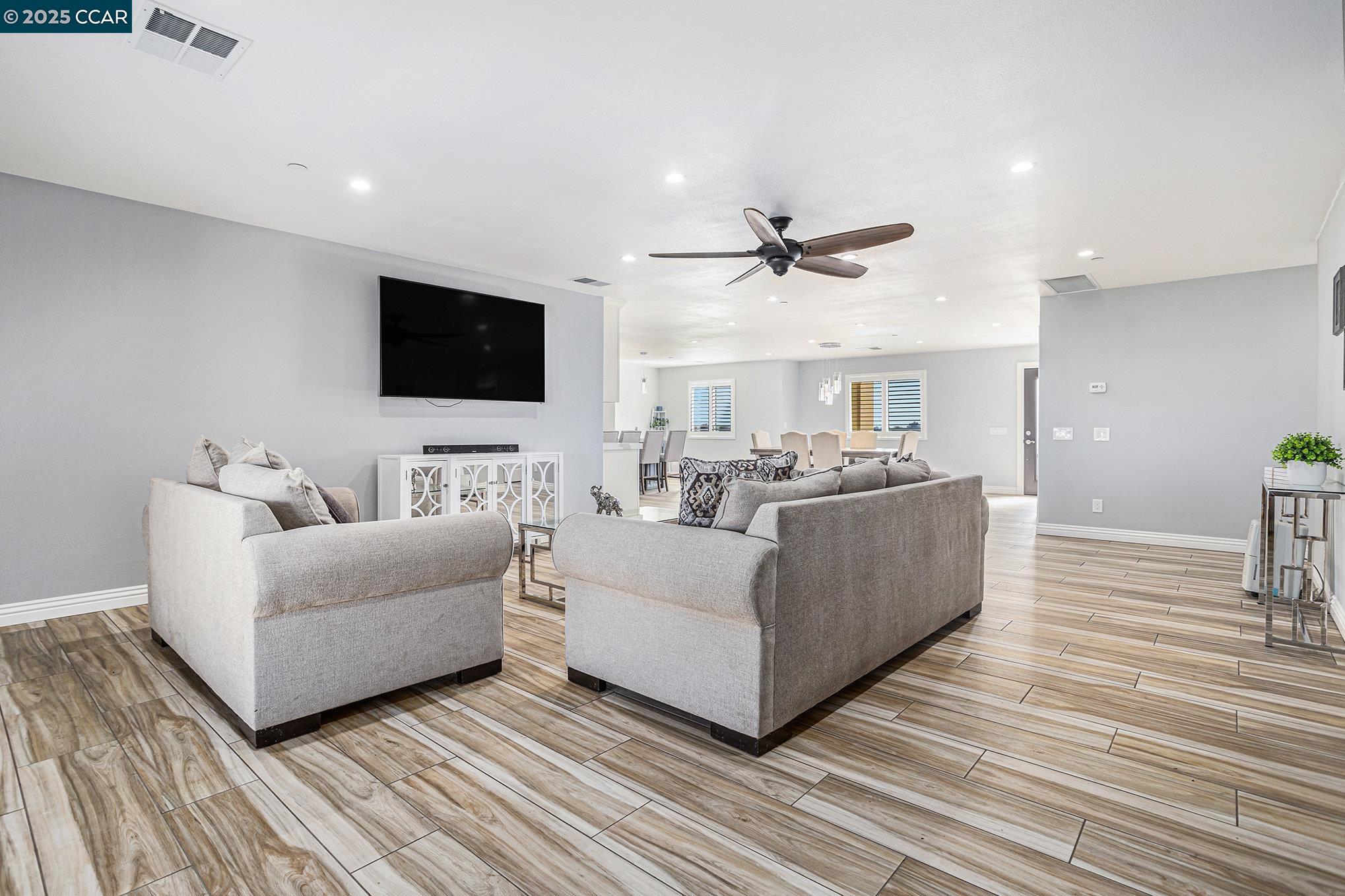 Detail Gallery Image 10 of 34 For 89 Homestead Rd, Tracy,  CA 95304 - 4 Beds | 2 Baths