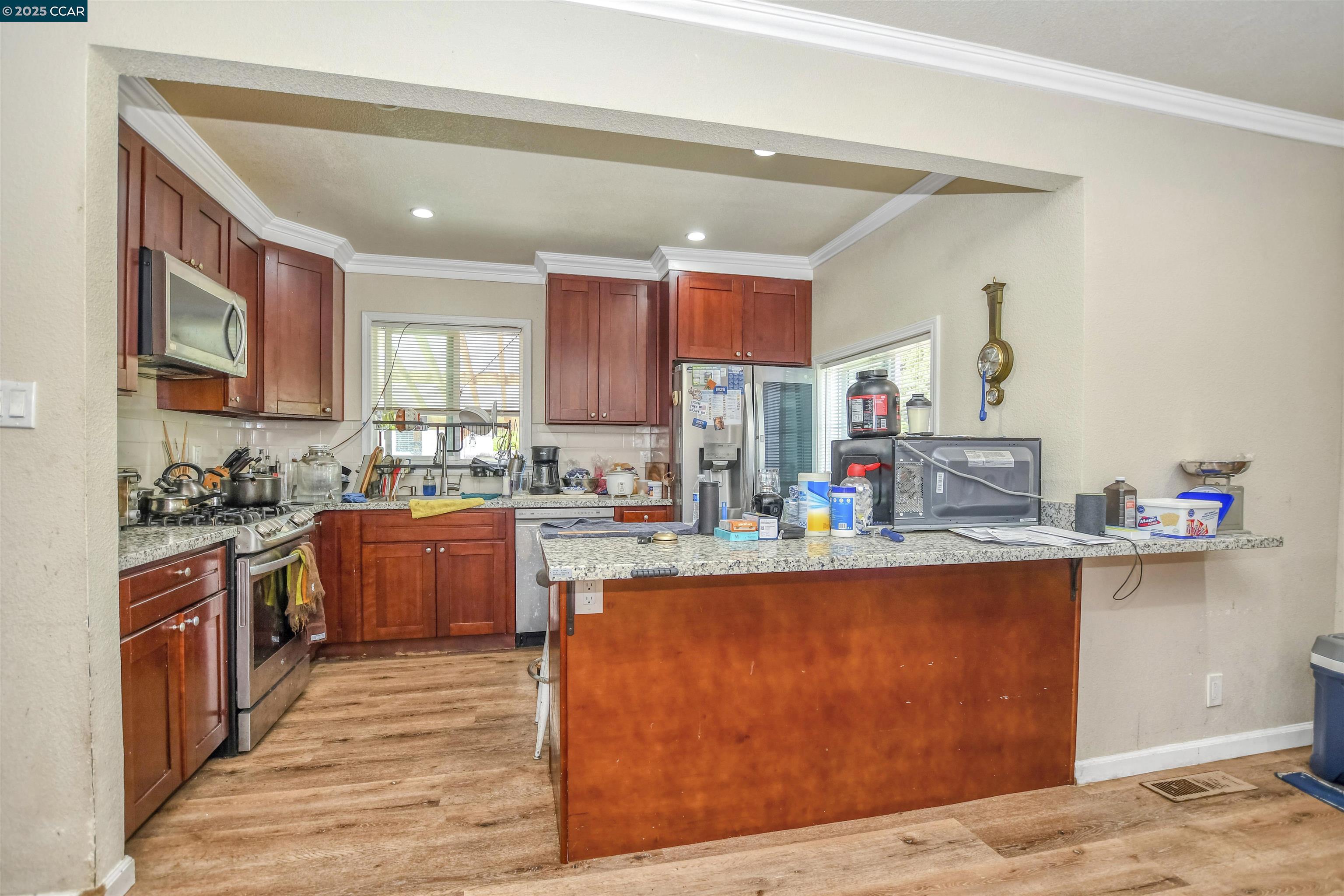 Detail Gallery Image 11 of 27 For 9899 Thermal Street, Oakland,  CA 94605-4864 - – Beds | – Baths