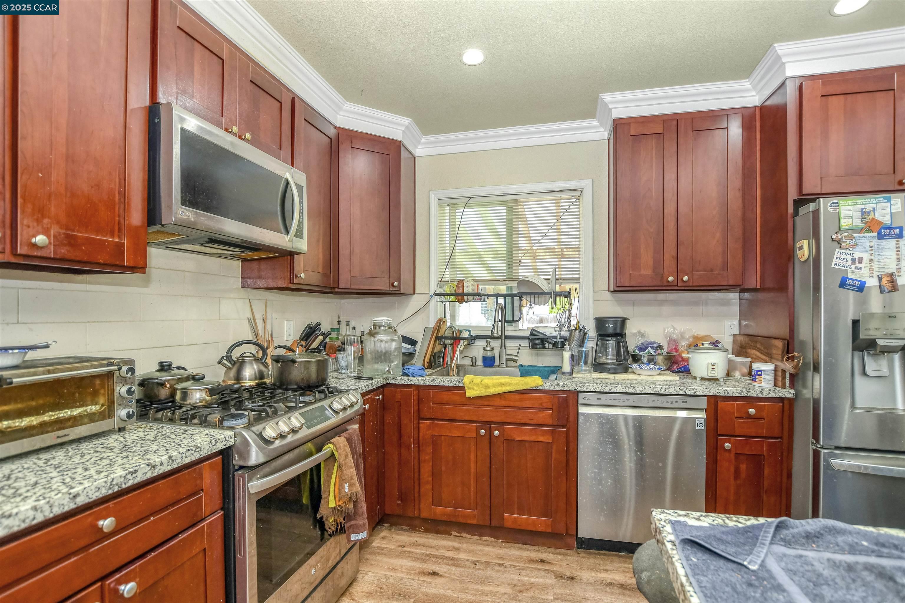 Detail Gallery Image 12 of 27 For 9899 Thermal Street, Oakland,  CA 94605-4864 - – Beds | – Baths