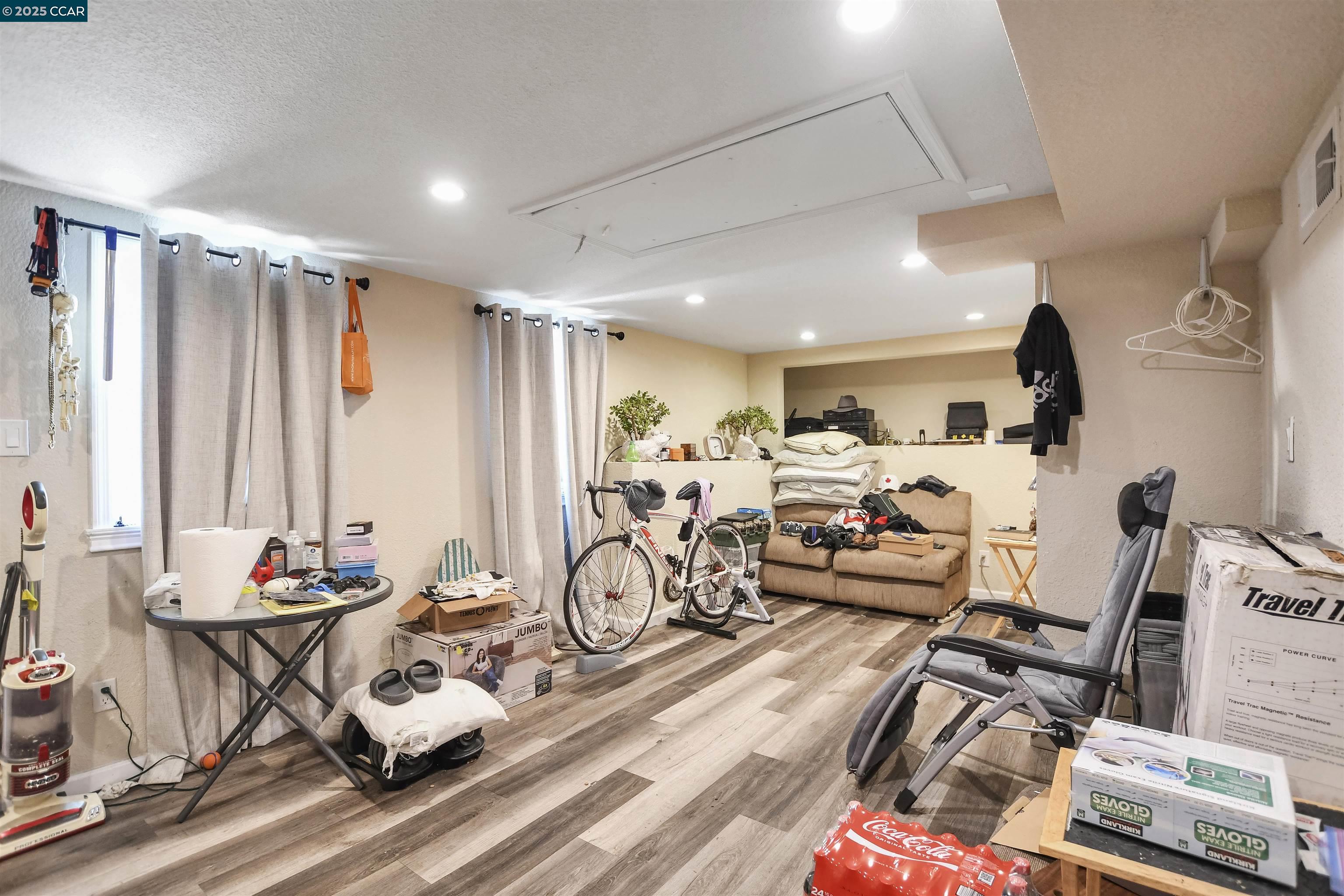 Detail Gallery Image 22 of 27 For 9899 Thermal Street, Oakland,  CA 94605-4864 - – Beds | – Baths