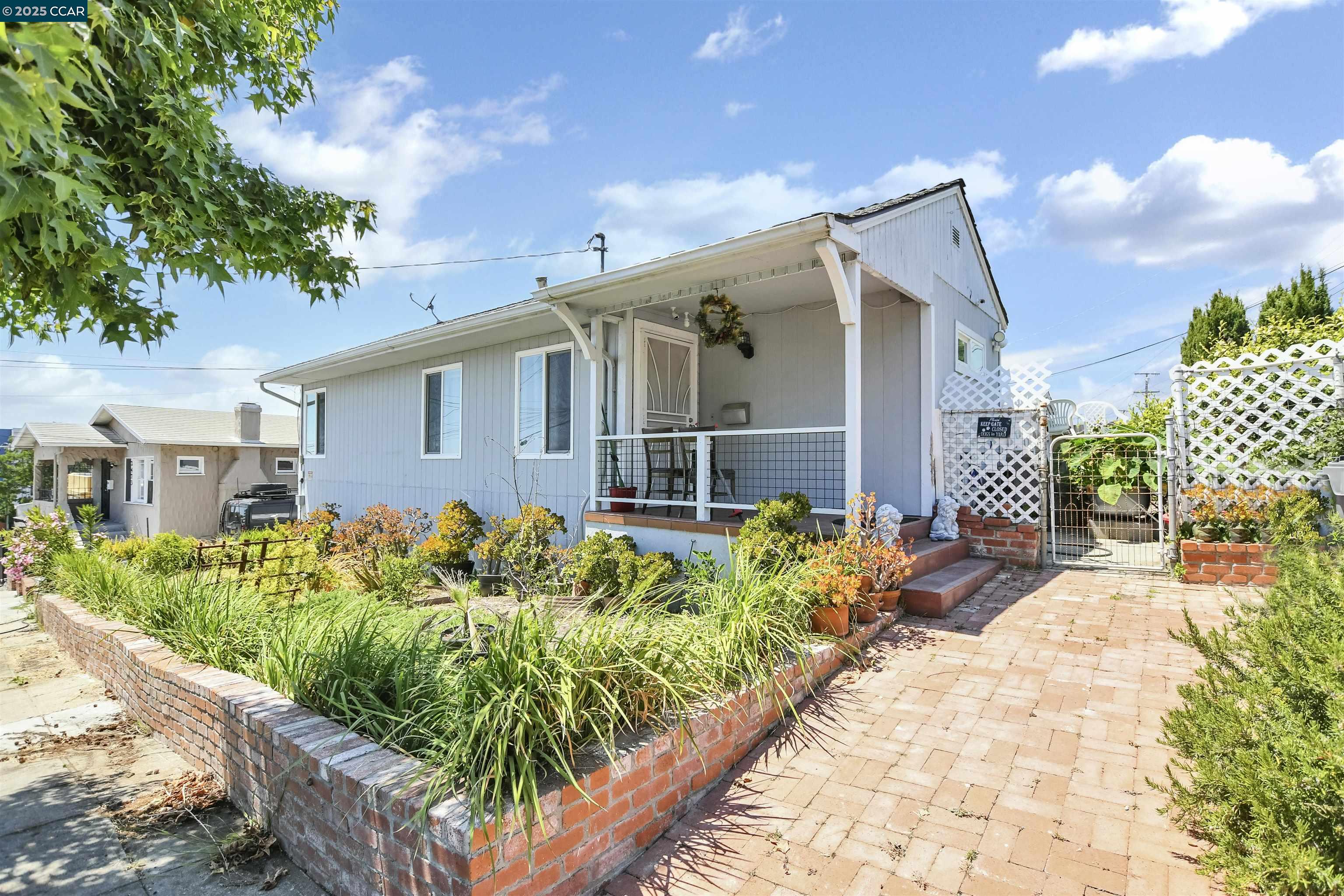 Detail Gallery Image 6 of 27 For 9899 Thermal Street, Oakland,  CA 94605-4864 - – Beds | – Baths