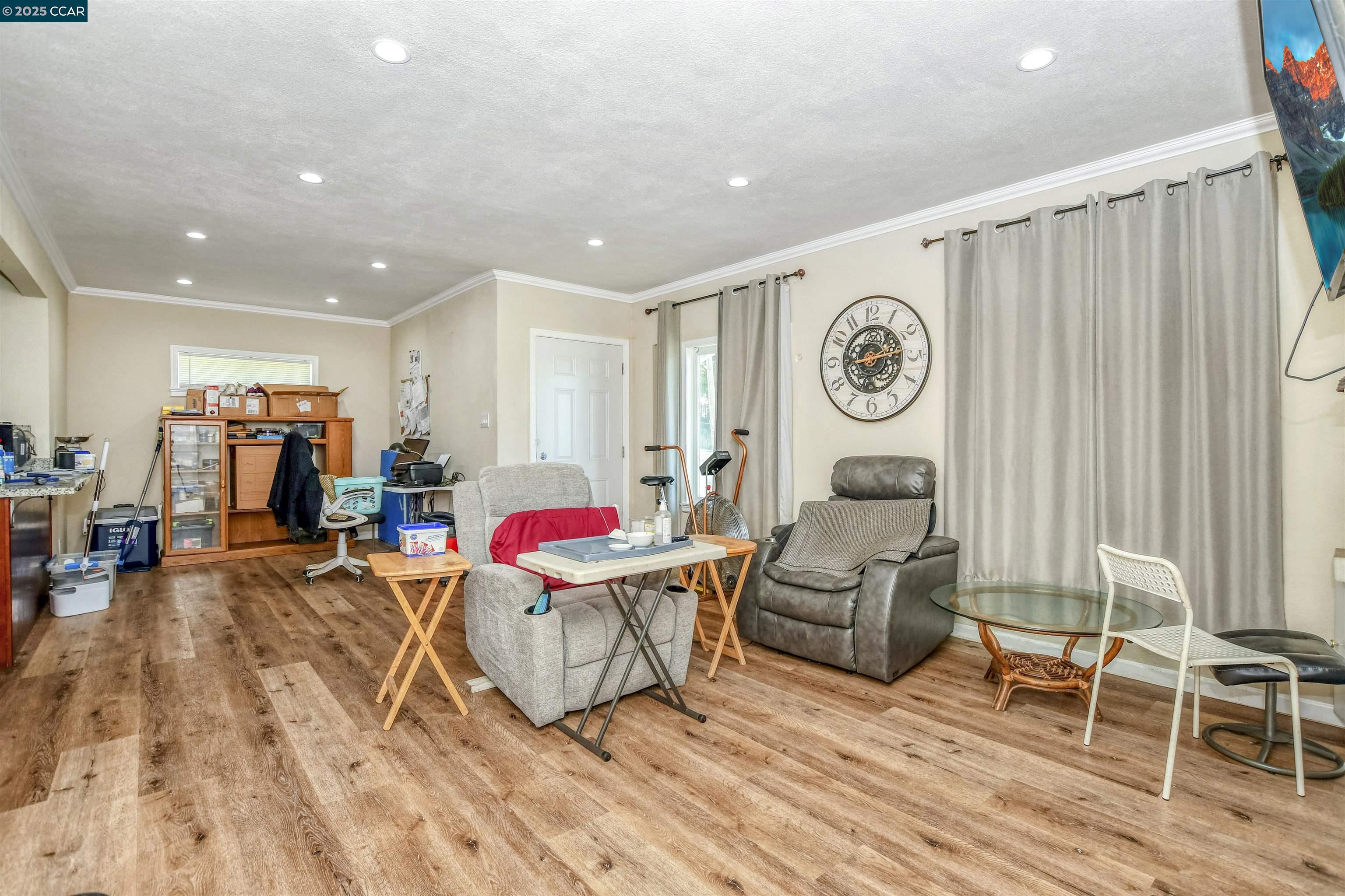 Detail Gallery Image 9 of 27 For 9899 Thermal Street, Oakland,  CA 94605-4864 - – Beds | – Baths