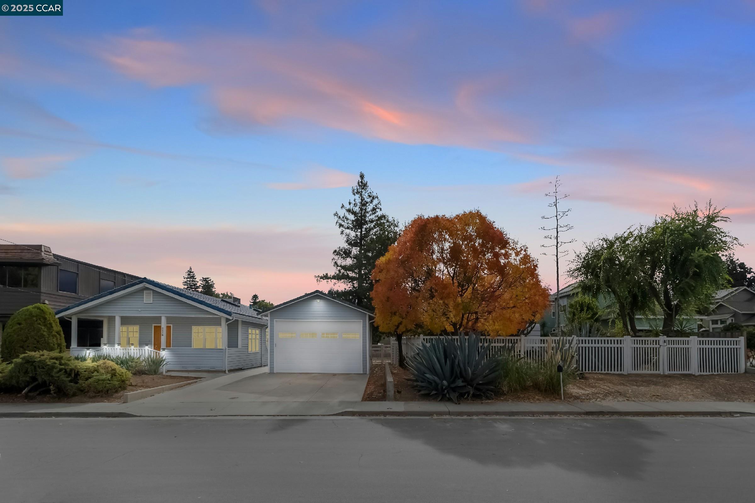 Detail Gallery Image 2 of 44 For 337 Bedal Ln, Campbell,  CA 95008 - 3 Beds | 3 Baths