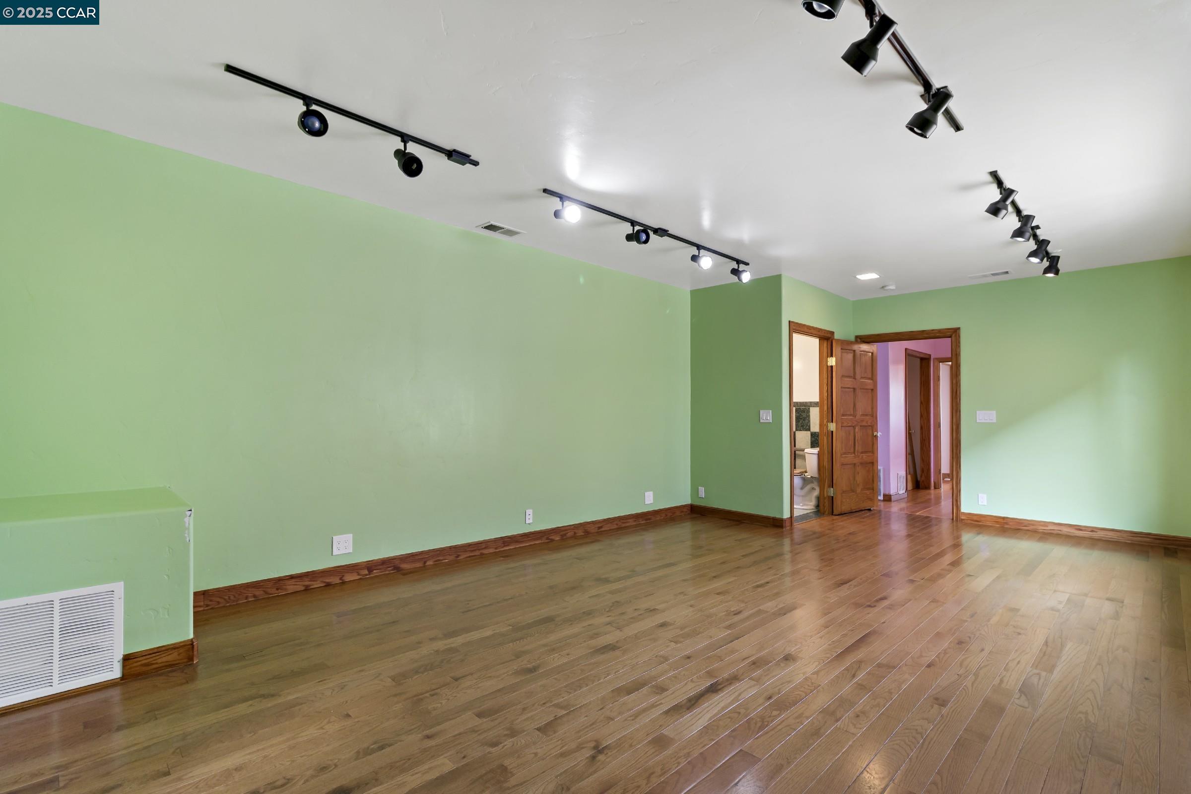 Detail Gallery Image 16 of 44 For 337 Bedal Ln, Campbell,  CA 95008 - 3 Beds | 3 Baths
