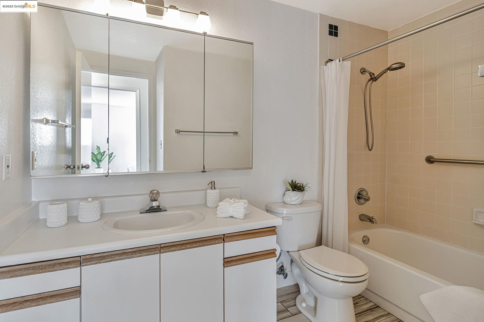 Photo #22: 41091988 Listing: Photo #22