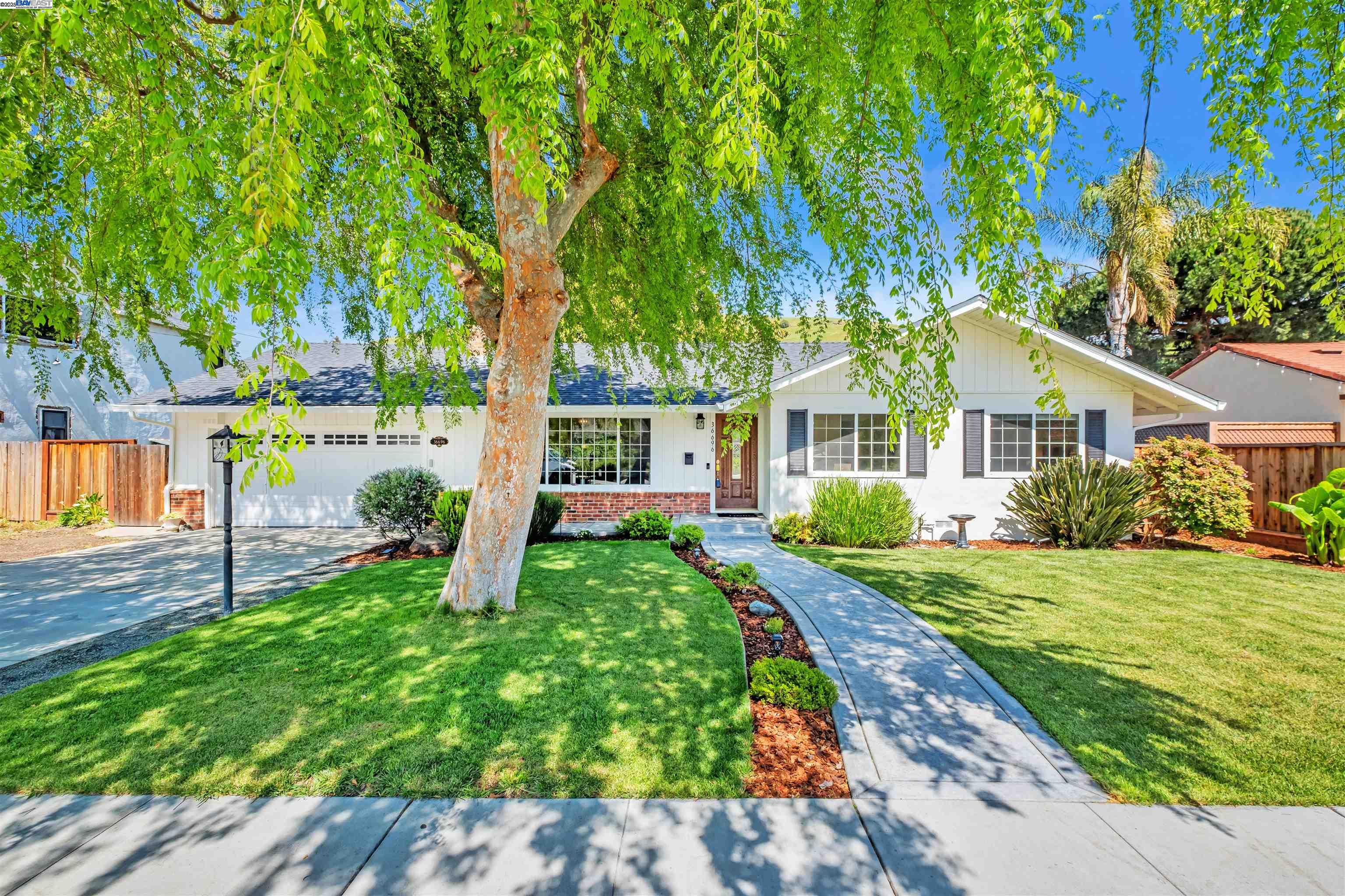 Detail Gallery Image 1 of 1 For 36696 Niles Blvd, Fremont,  CA 94536 - 3 Beds | 2 Baths