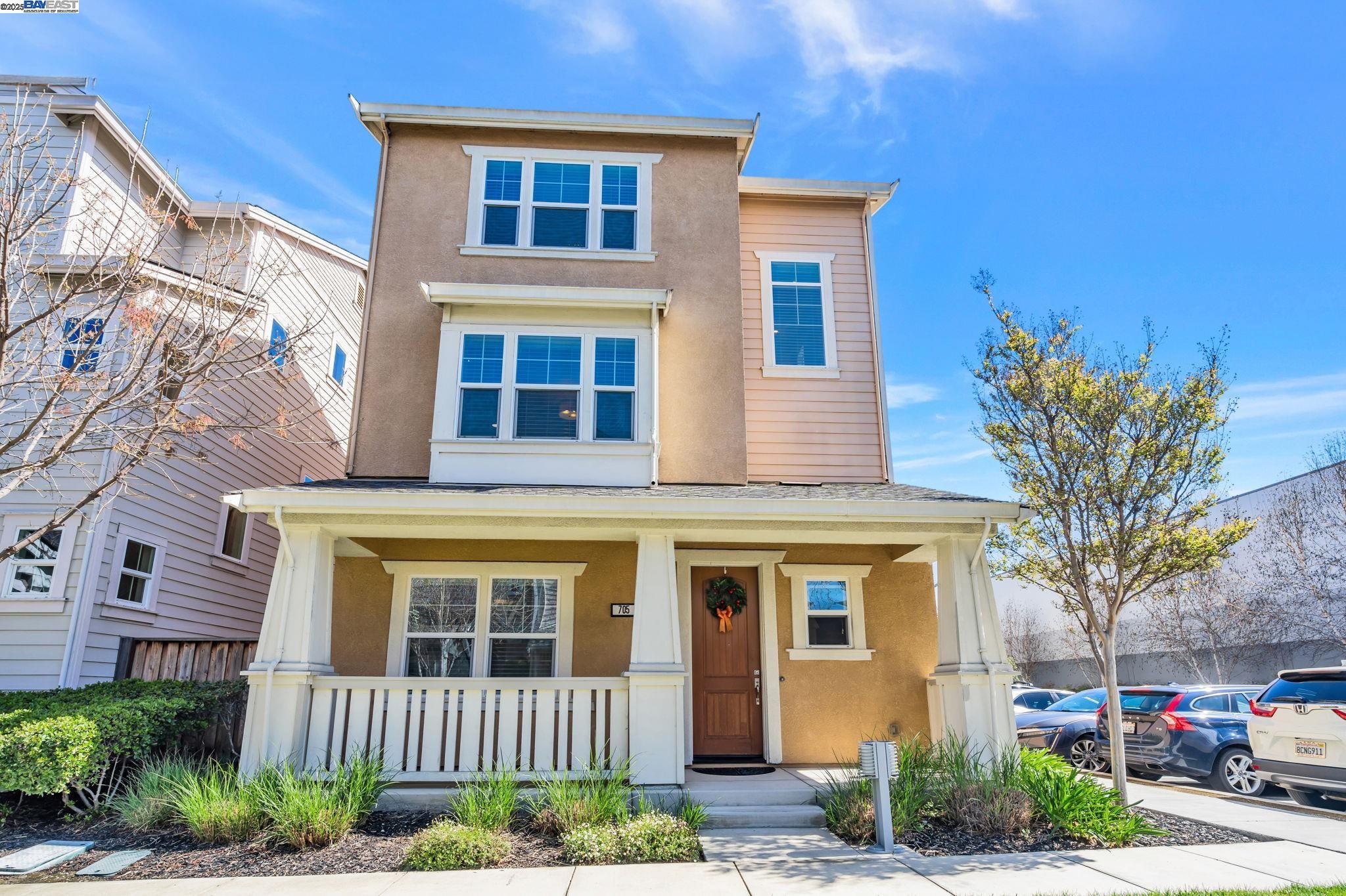 Detail Gallery Image 2 of 20 For 705 Cannery Pl, San Jose,  CA 95112 - 3 Beds | 3/1 Baths