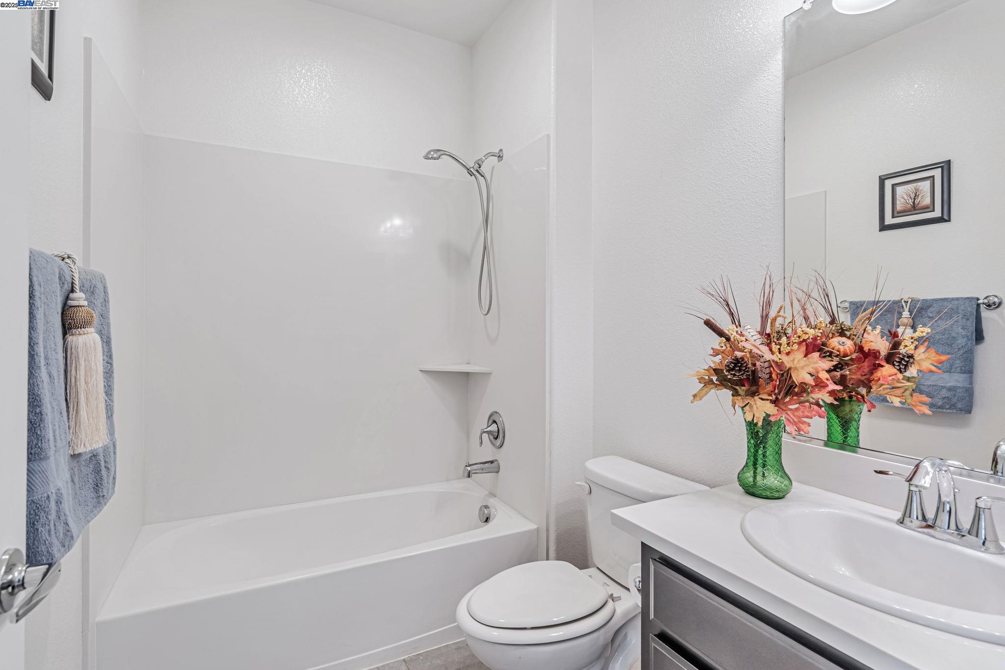 Detail Gallery Image 16 of 20 For 705 Cannery Pl, San Jose,  CA 95112 - 3 Beds | 3/1 Baths
