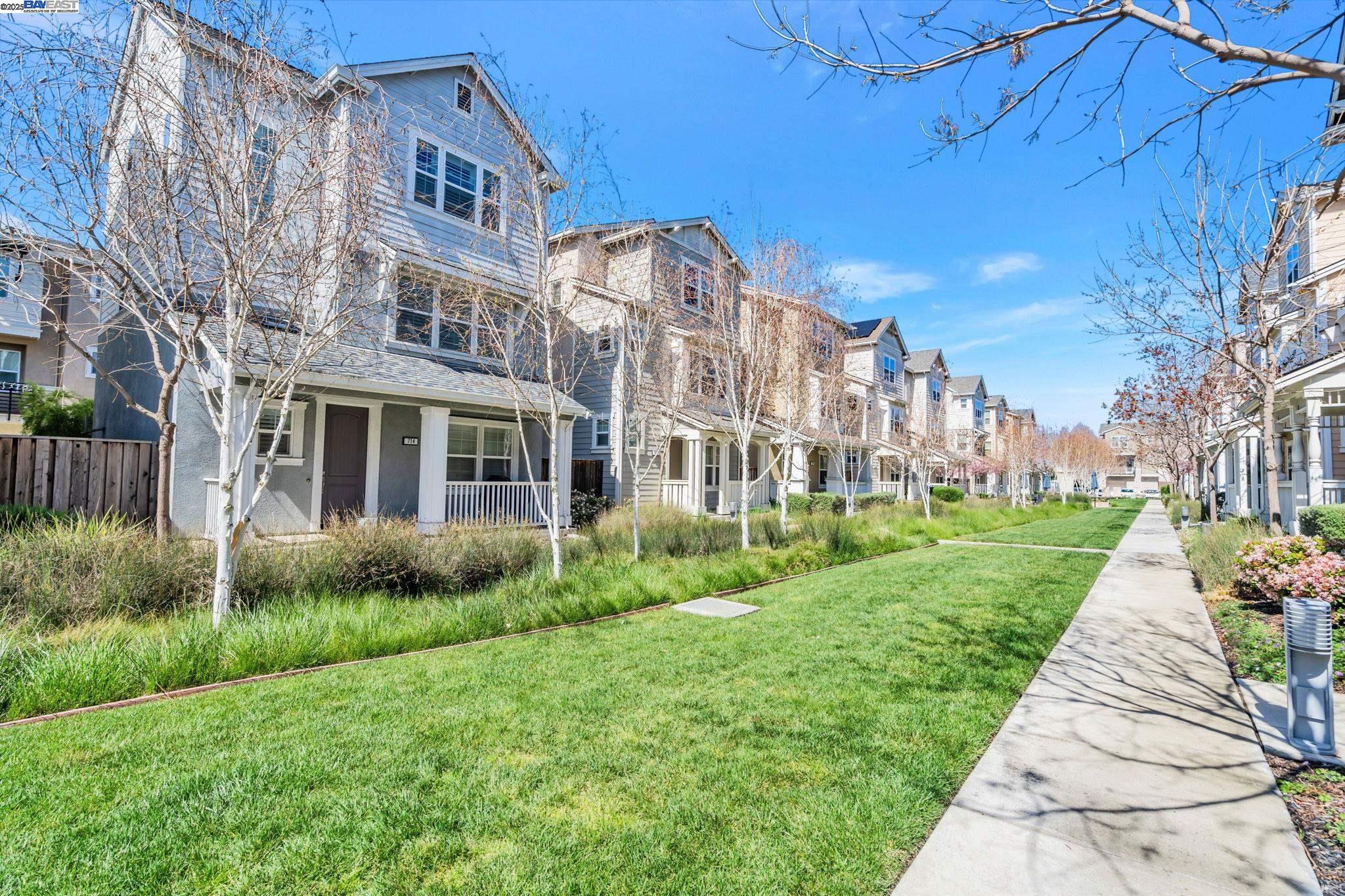 Detail Gallery Image 18 of 20 For 705 Cannery Pl, San Jose,  CA 95112 - 3 Beds | 3/1 Baths