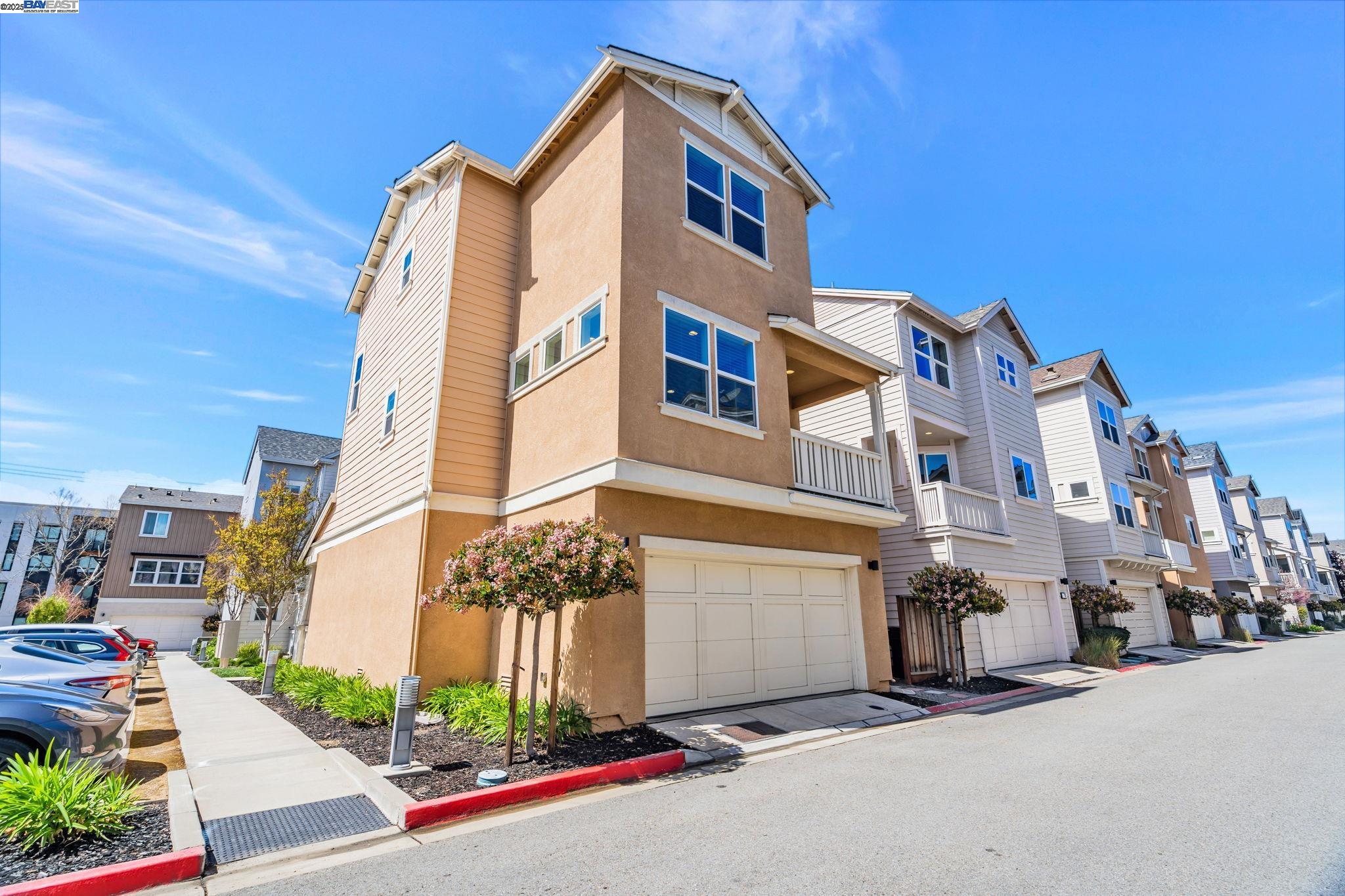 Detail Gallery Image 4 of 20 For 705 Cannery Pl, San Jose,  CA 95112 - 3 Beds | 3/1 Baths