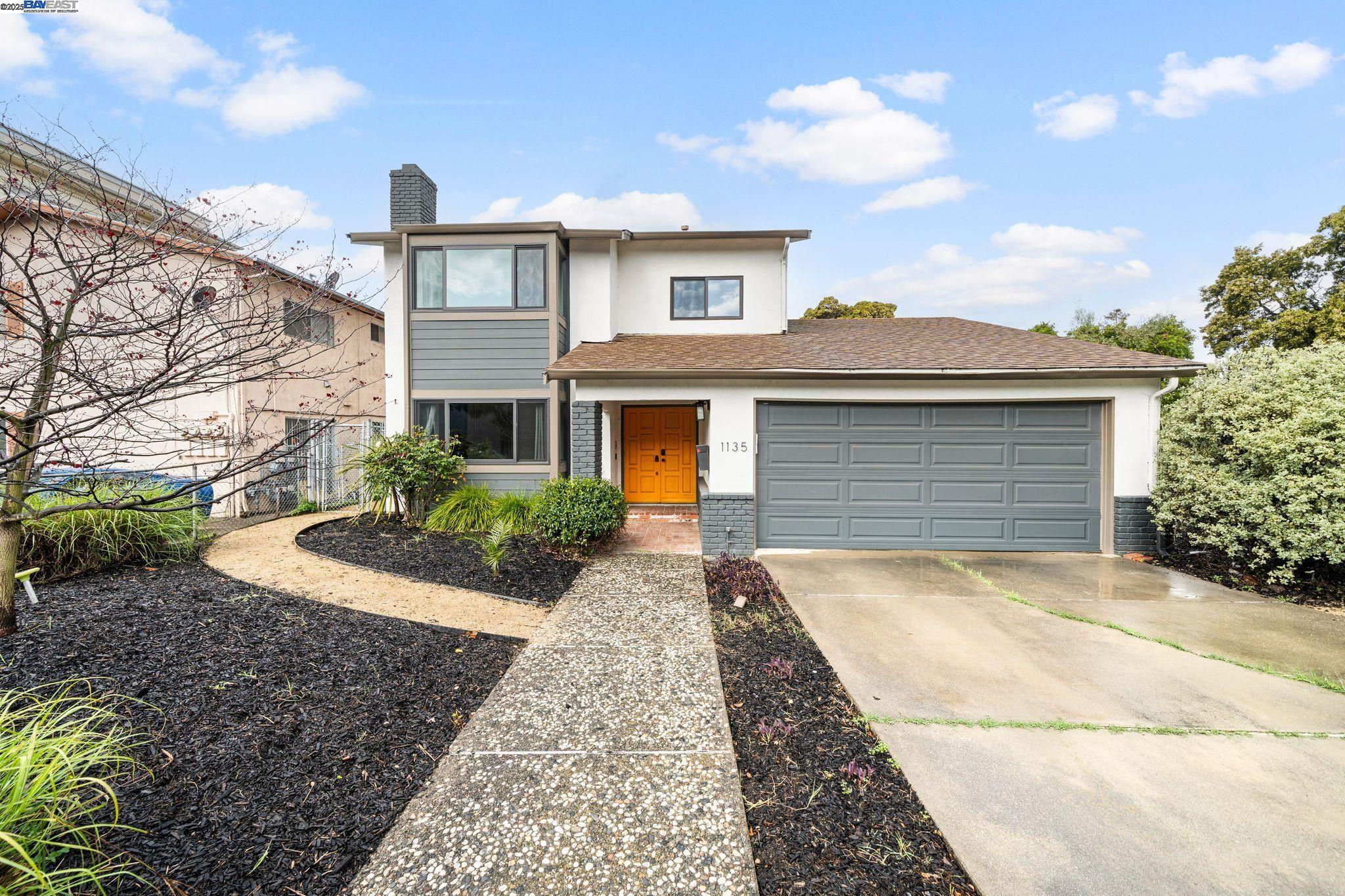 Detail Gallery Image 1 of 1 For 1135 Linden St, Oakland,  CA 94607 - 4 Beds | 2 Baths