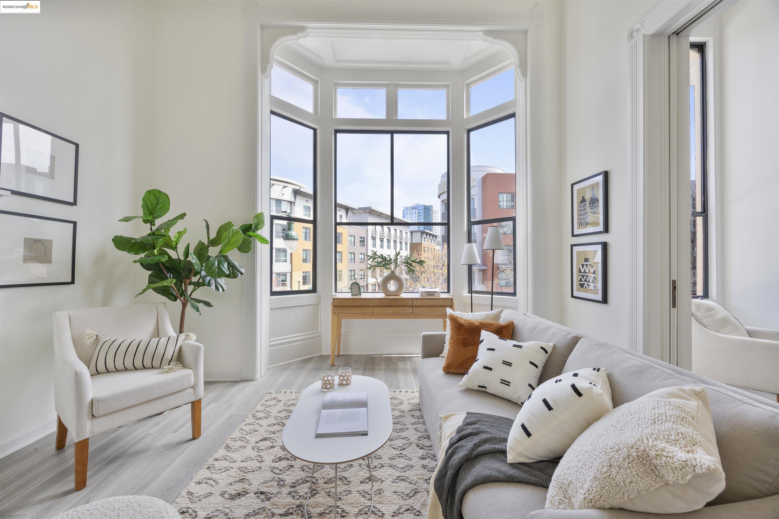 Detail Gallery Image 1 of 19 For 1909 San Pablo Ave #G,  Oakland,  CA 94612 - 1 Beds | 1 Baths