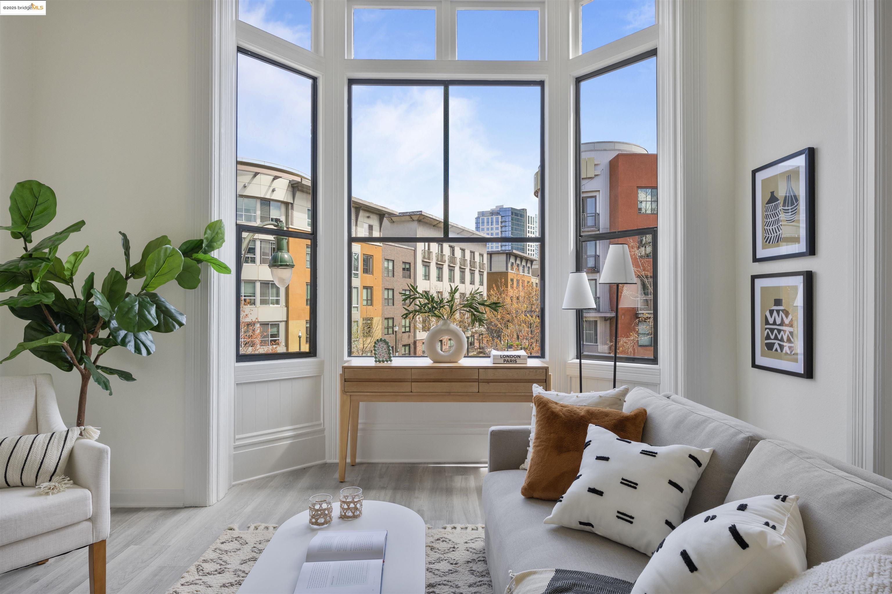 Detail Gallery Image 2 of 19 For 1909 San Pablo Ave #G,  Oakland,  CA 94612 - 1 Beds | 1 Baths