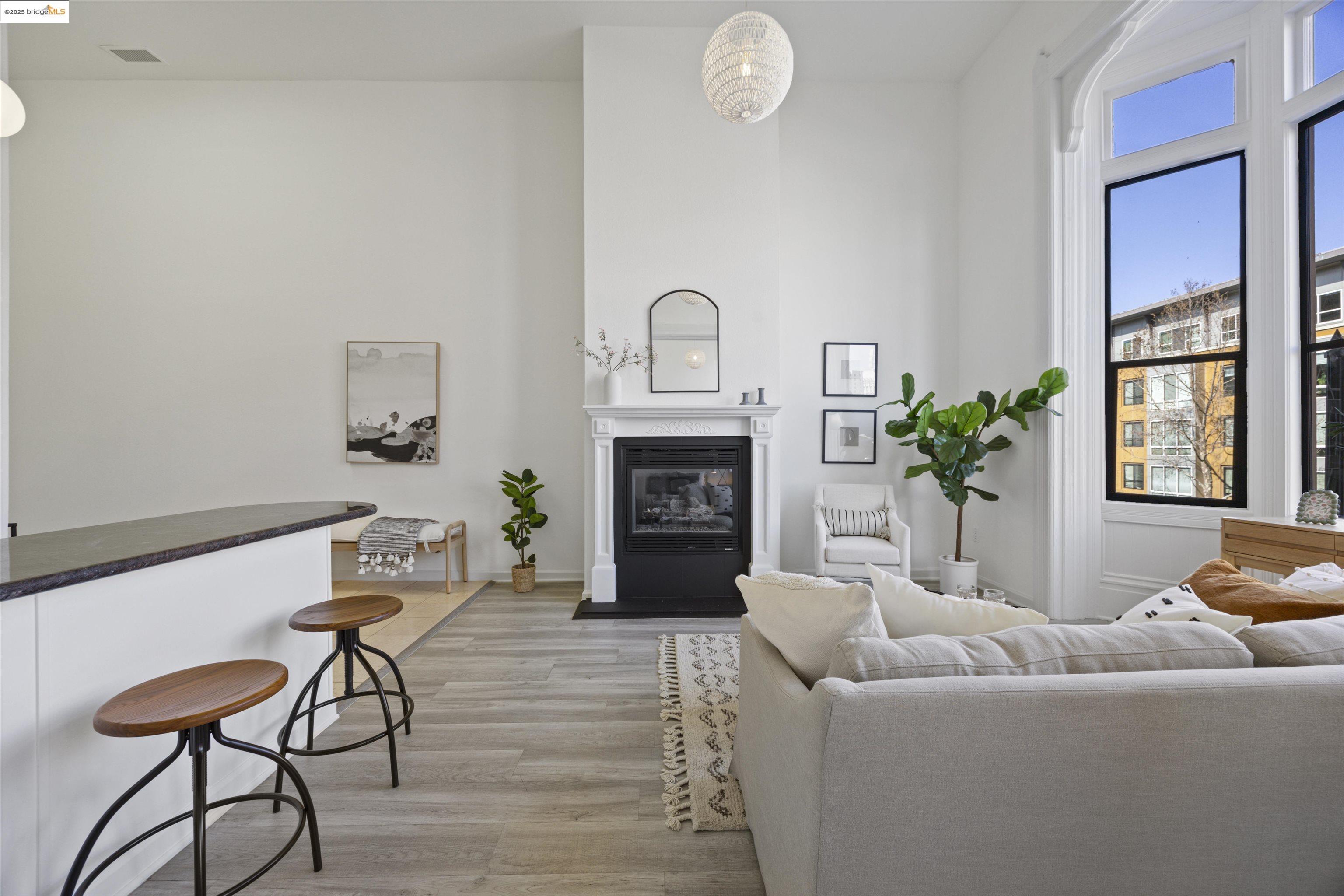 Detail Gallery Image 12 of 19 For 1909 San Pablo Ave #G,  Oakland,  CA 94612 - 1 Beds | 1 Baths