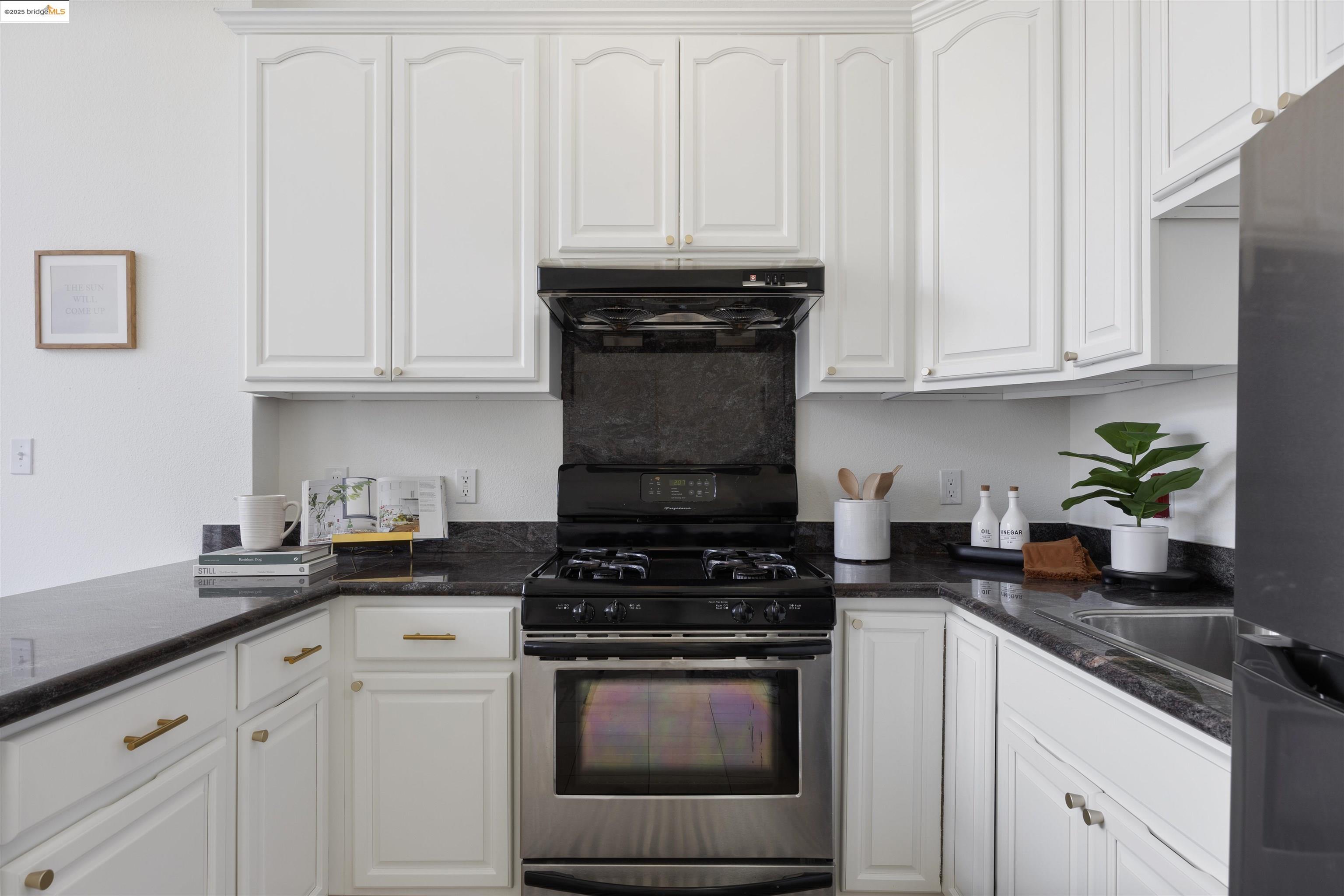 Detail Gallery Image 15 of 19 For 1909 San Pablo Ave #G,  Oakland,  CA 94612 - 1 Beds | 1 Baths