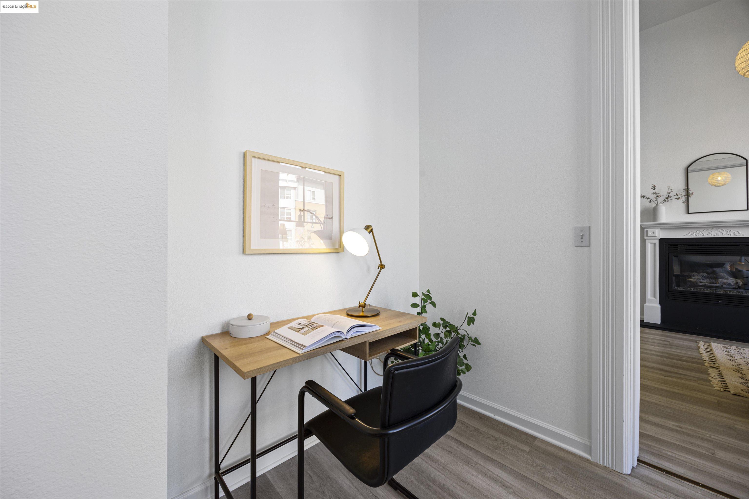 Detail Gallery Image 10 of 19 For 1909 San Pablo Ave #G,  Oakland,  CA 94612 - 1 Beds | 1 Baths