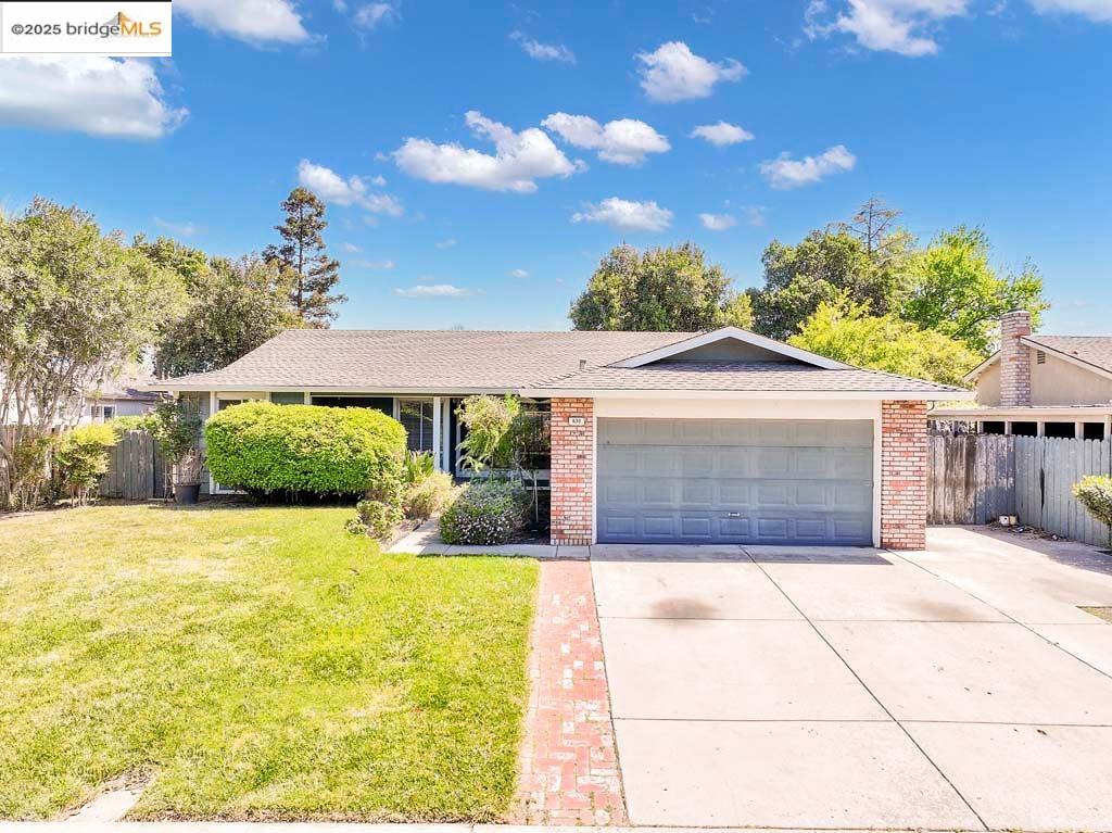 Detail Gallery Image 1 of 1 For 630 Heather Pl, Brentwood,  CA 94513 - 3 Beds | 2 Baths