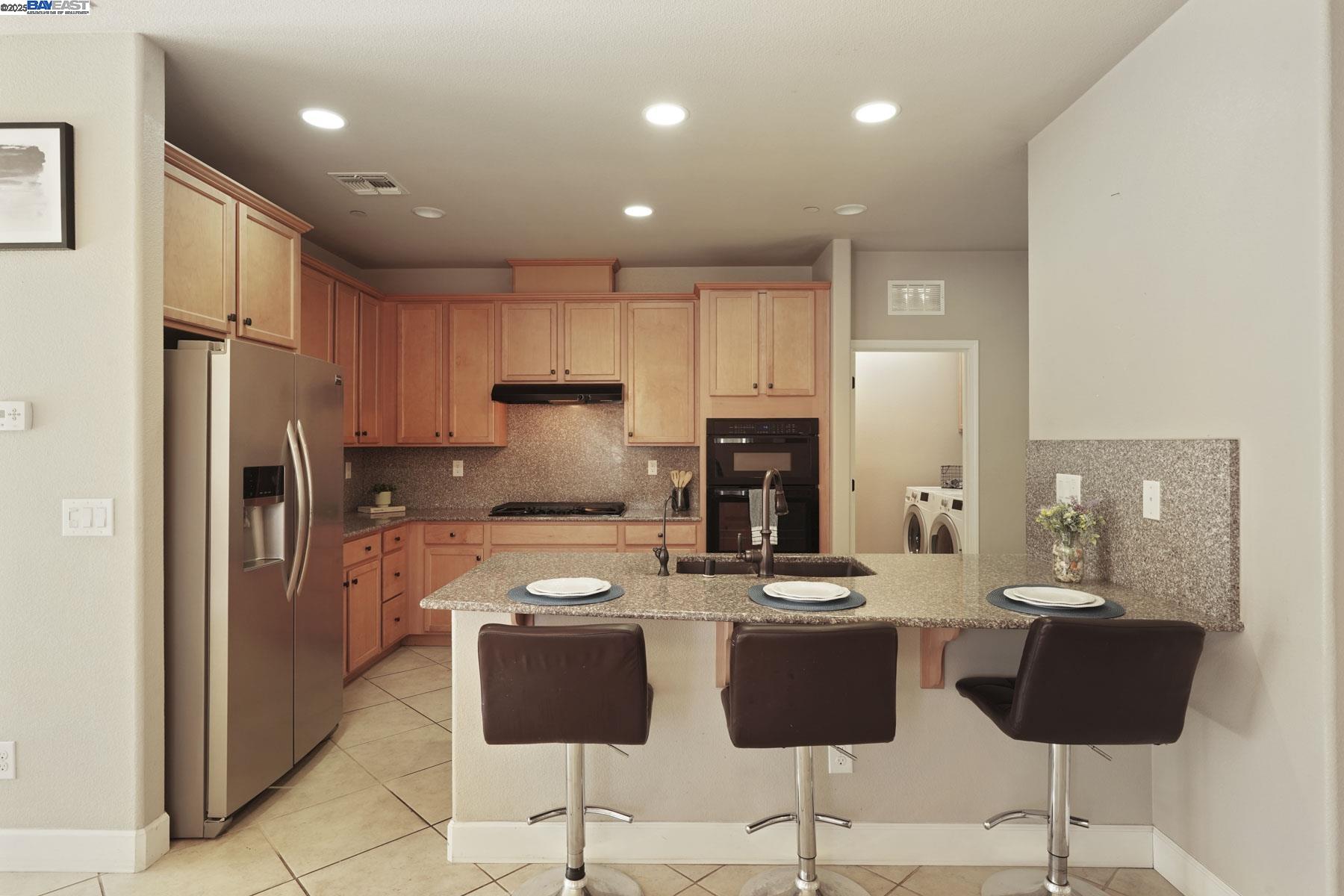 Detail Gallery Image 11 of 51 For 2961 Clear Point Way, Manteca,  CA 95336 - 2 Beds | 2 Baths