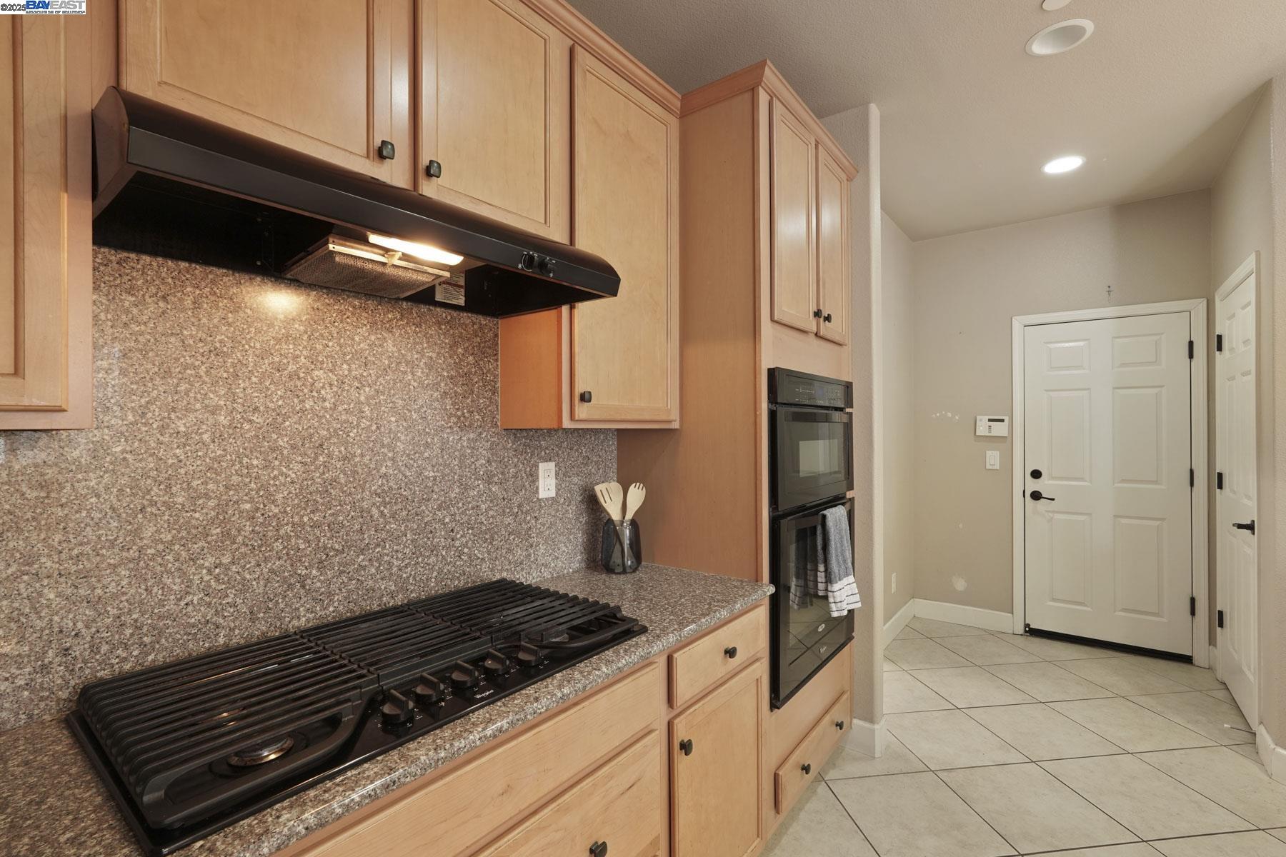Detail Gallery Image 14 of 51 For 2961 Clear Point Way, Manteca,  CA 95336 - 2 Beds | 2 Baths