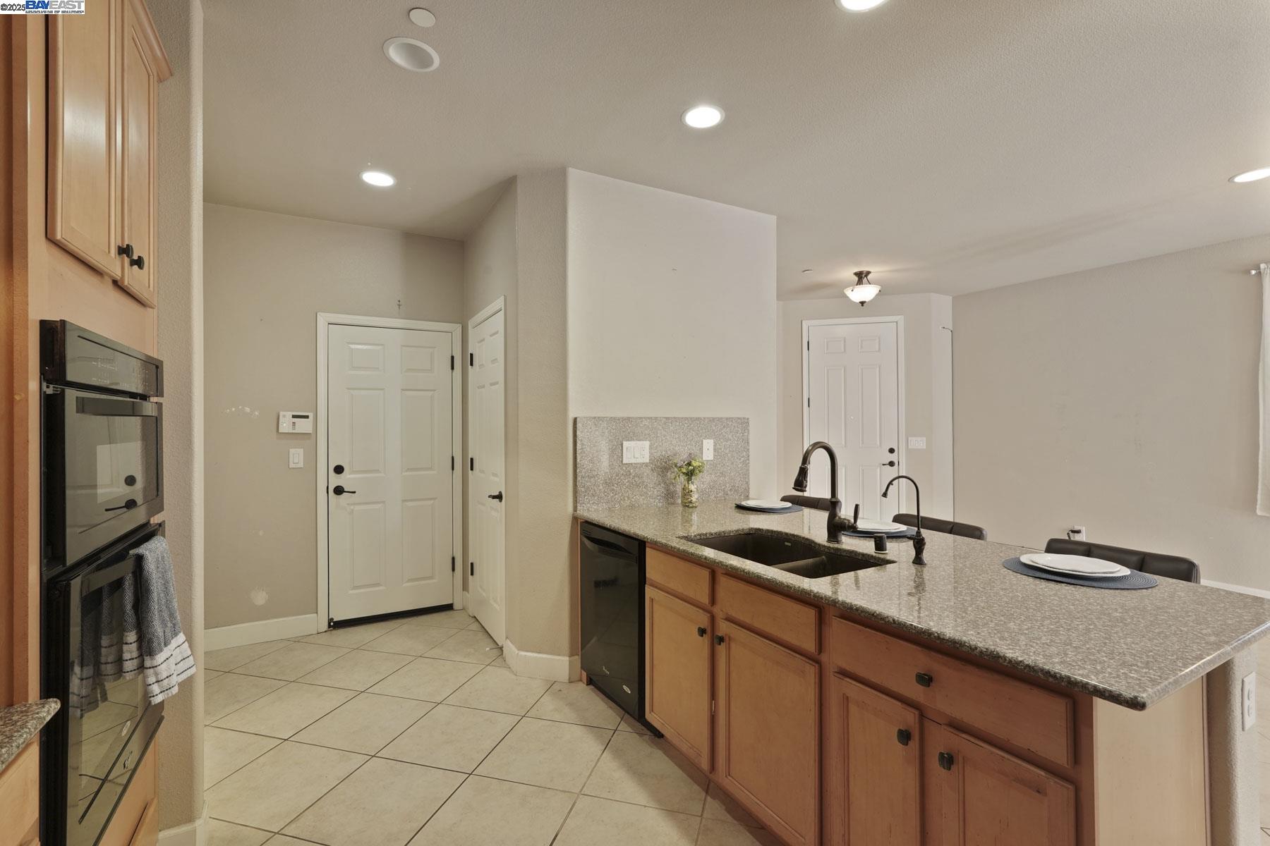 Detail Gallery Image 15 of 51 For 2961 Clear Point Way, Manteca,  CA 95336 - 2 Beds | 2 Baths