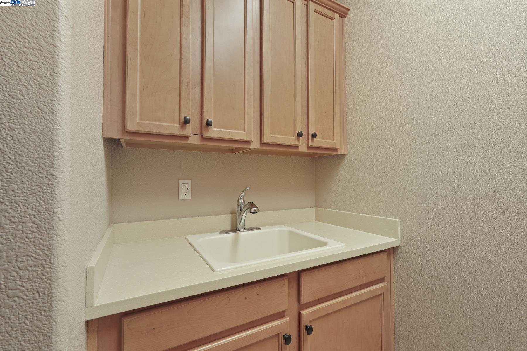 Detail Gallery Image 17 of 51 For 2961 Clear Point Way, Manteca,  CA 95336 - 2 Beds | 2 Baths