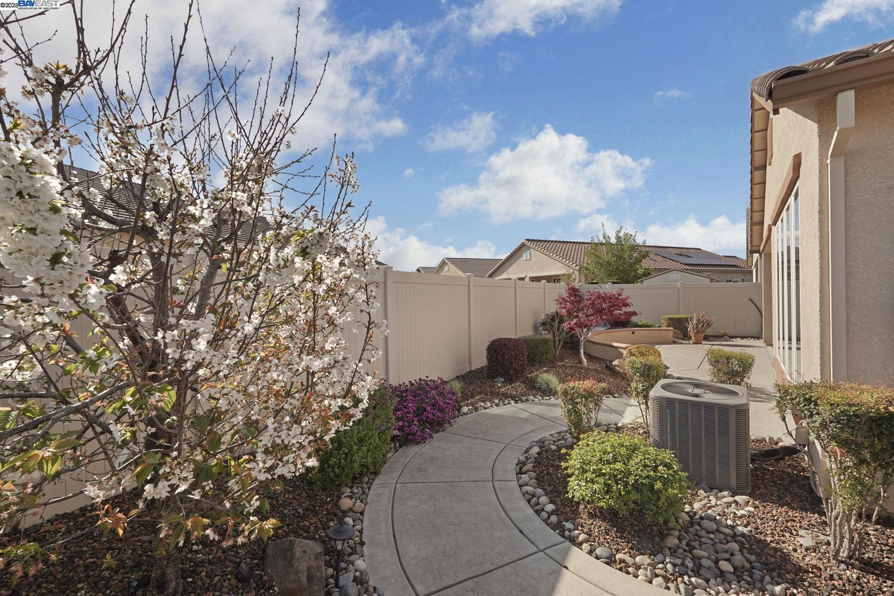 Detail Gallery Image 39 of 51 For 2961 Clear Point Way, Manteca,  CA 95336 - 2 Beds | 2 Baths