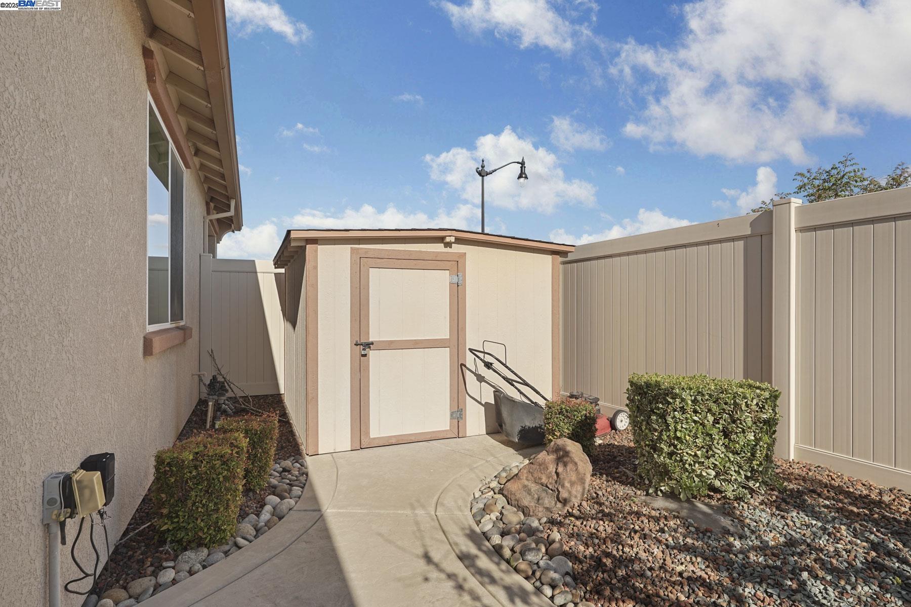 Detail Gallery Image 40 of 51 For 2961 Clear Point Way, Manteca,  CA 95336 - 2 Beds | 2 Baths