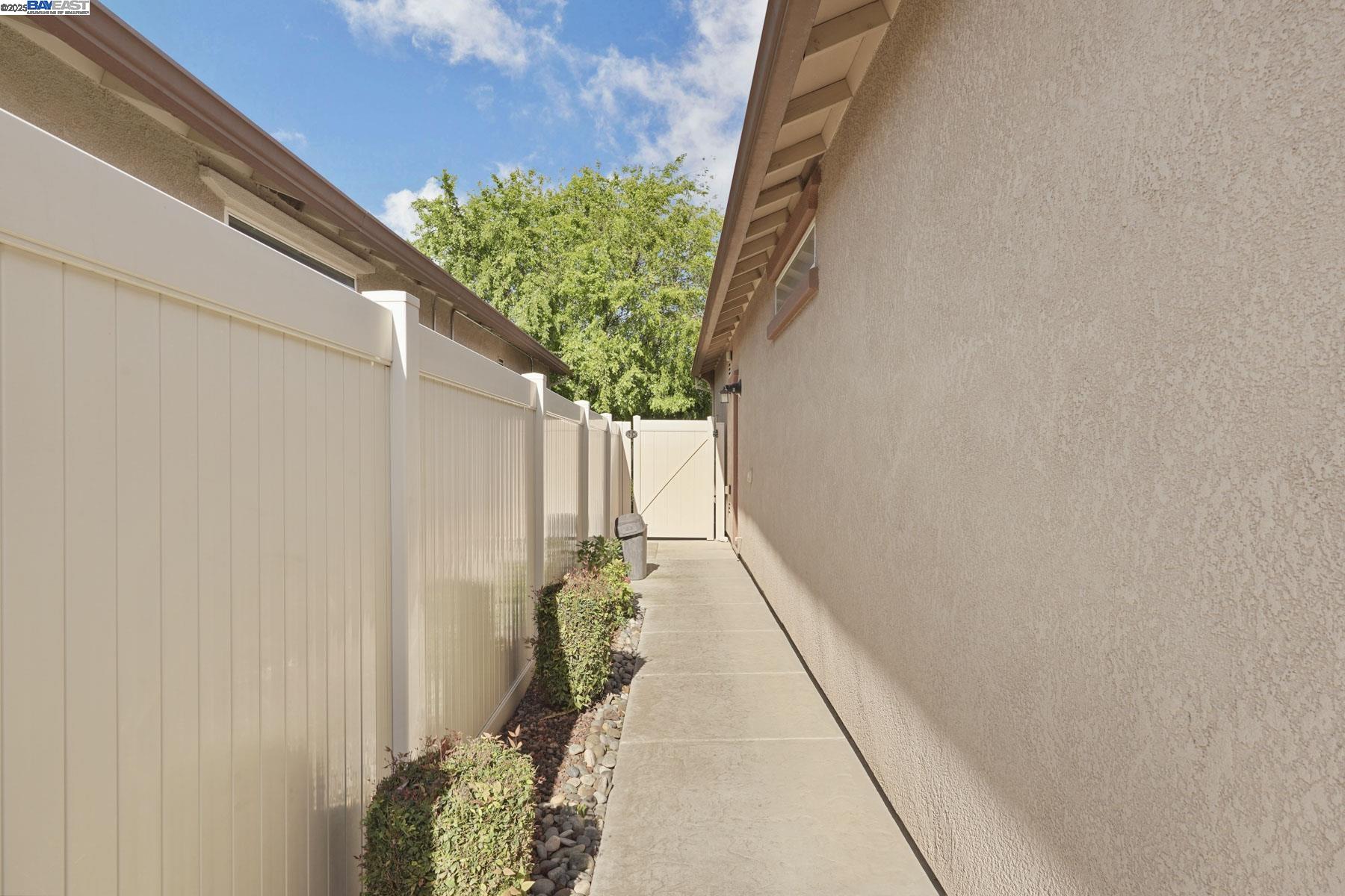 Detail Gallery Image 43 of 51 For 2961 Clear Point Way, Manteca,  CA 95336 - 2 Beds | 2 Baths