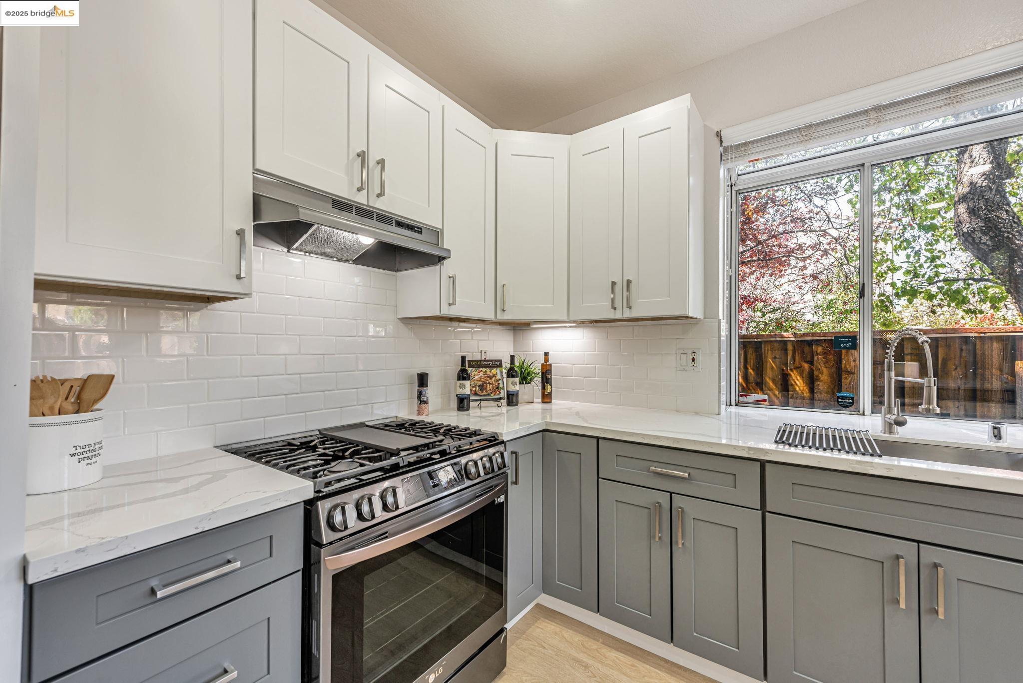 Detail Gallery Image 7 of 34 For 34299 Eucalyptus Ter, Fremont,  CA 94555 - 3 Beds | 2/1 Baths