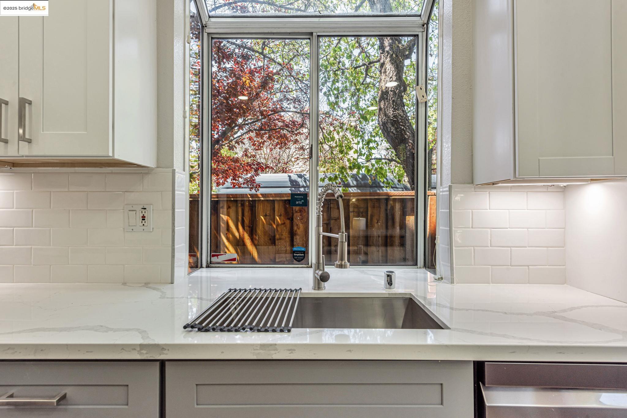 Detail Gallery Image 8 of 34 For 34299 Eucalyptus Ter, Fremont,  CA 94555 - 3 Beds | 2/1 Baths